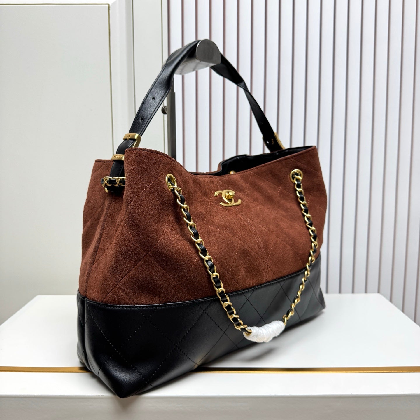B1P46C17 Popular leather bag