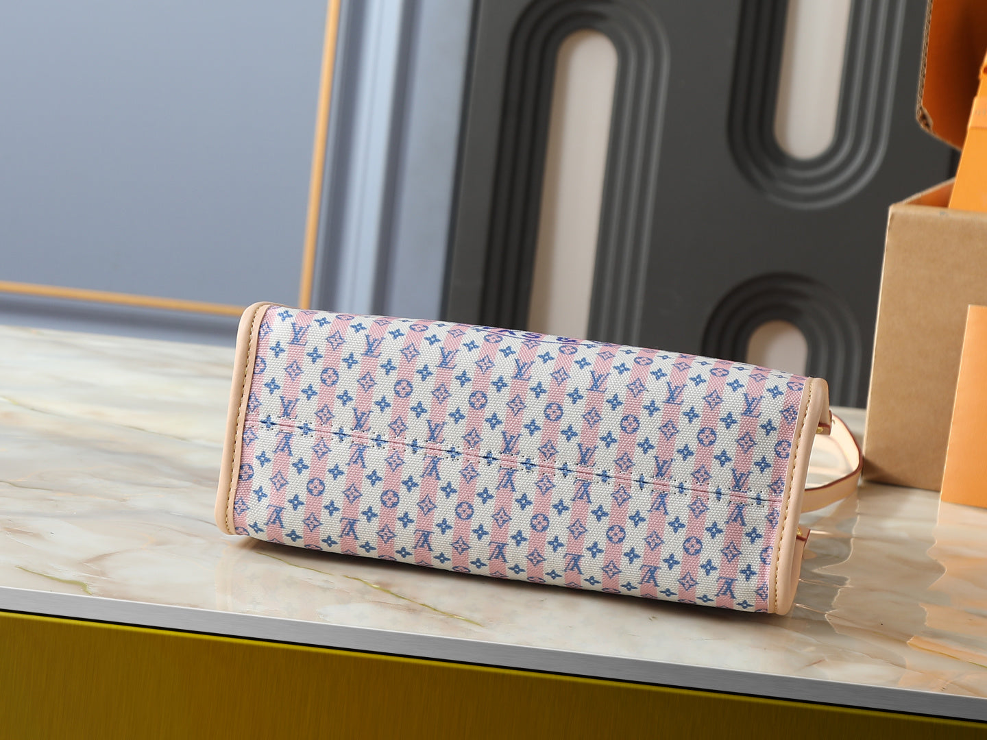 B1R76E47 Popular bag