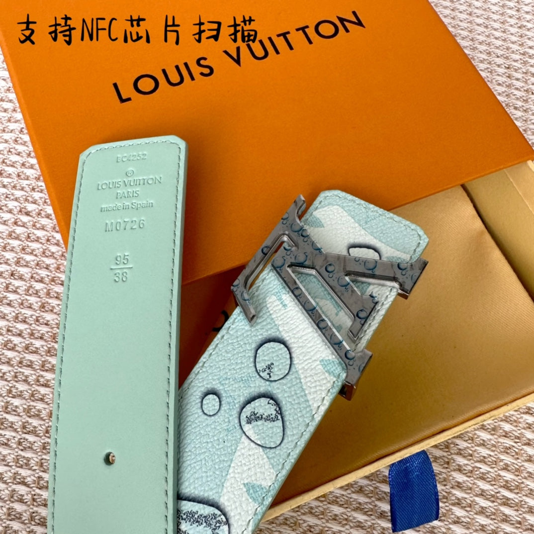 P1Q64E139 Popular High quality leather belt With full package