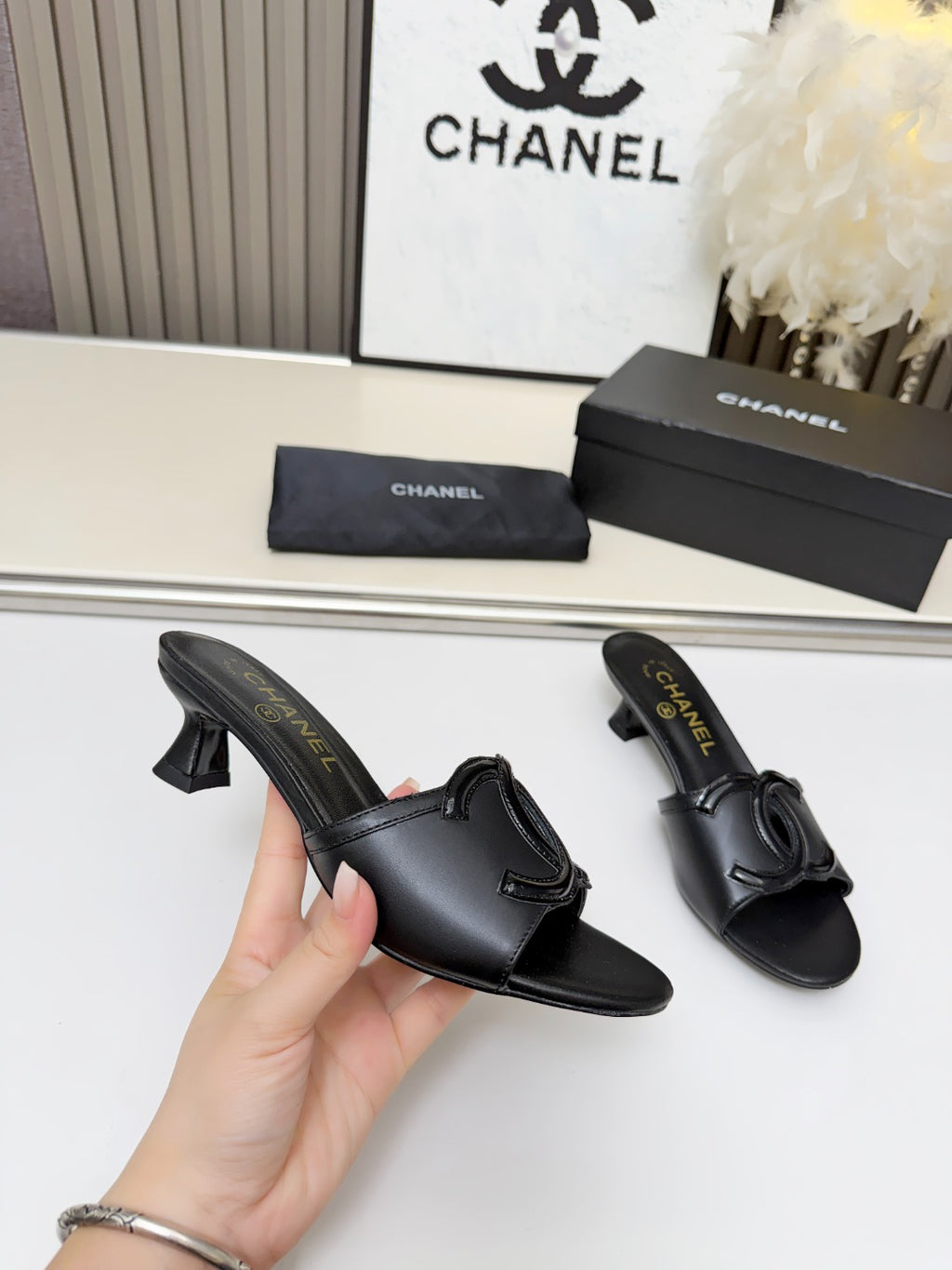 ZPX76C4  Popular high-quality leather slippers