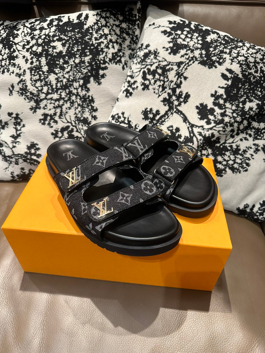 Z2Z85E29  Popular leather Shoes