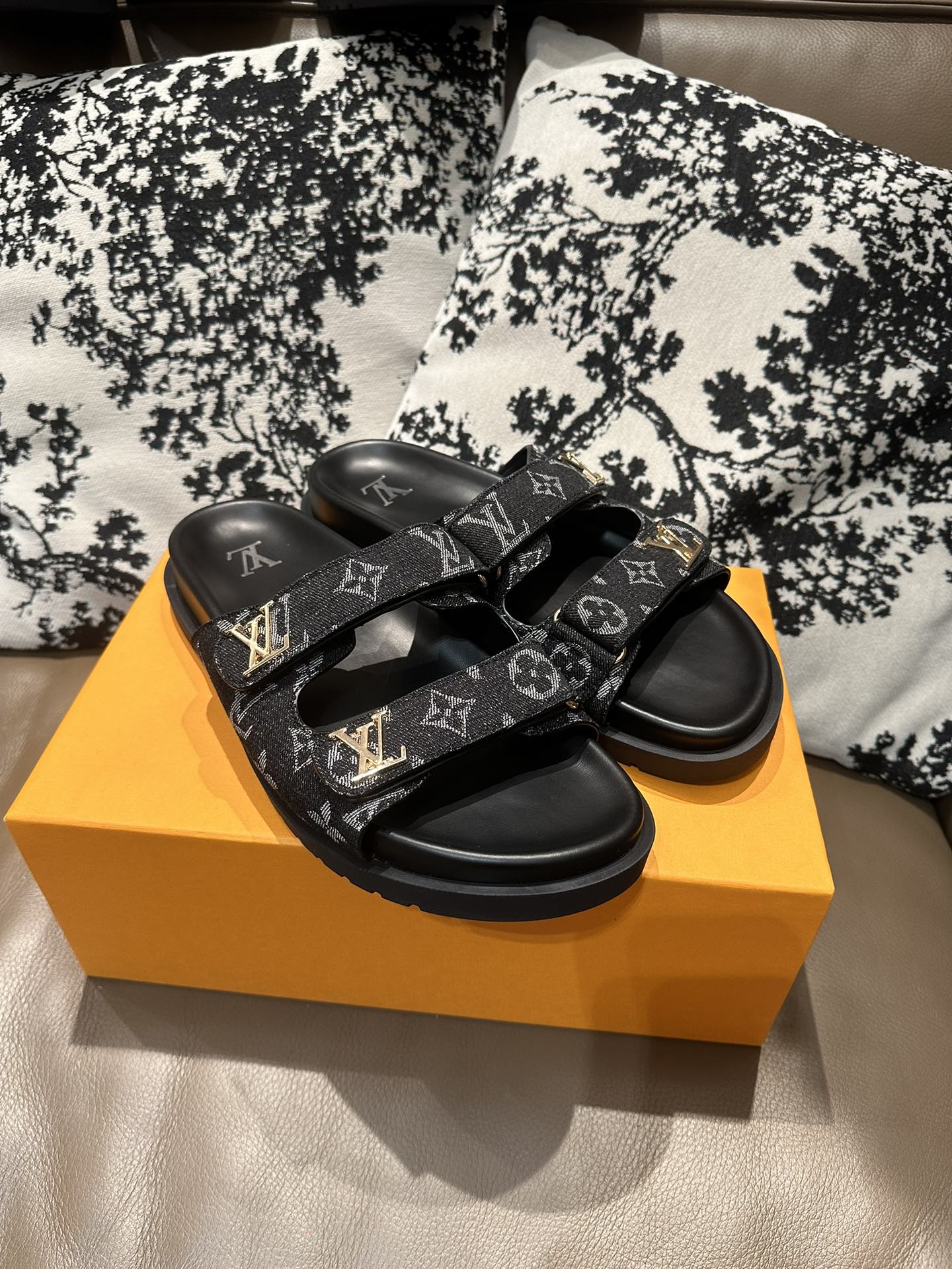Z2Z85E29  Popular leather Shoes