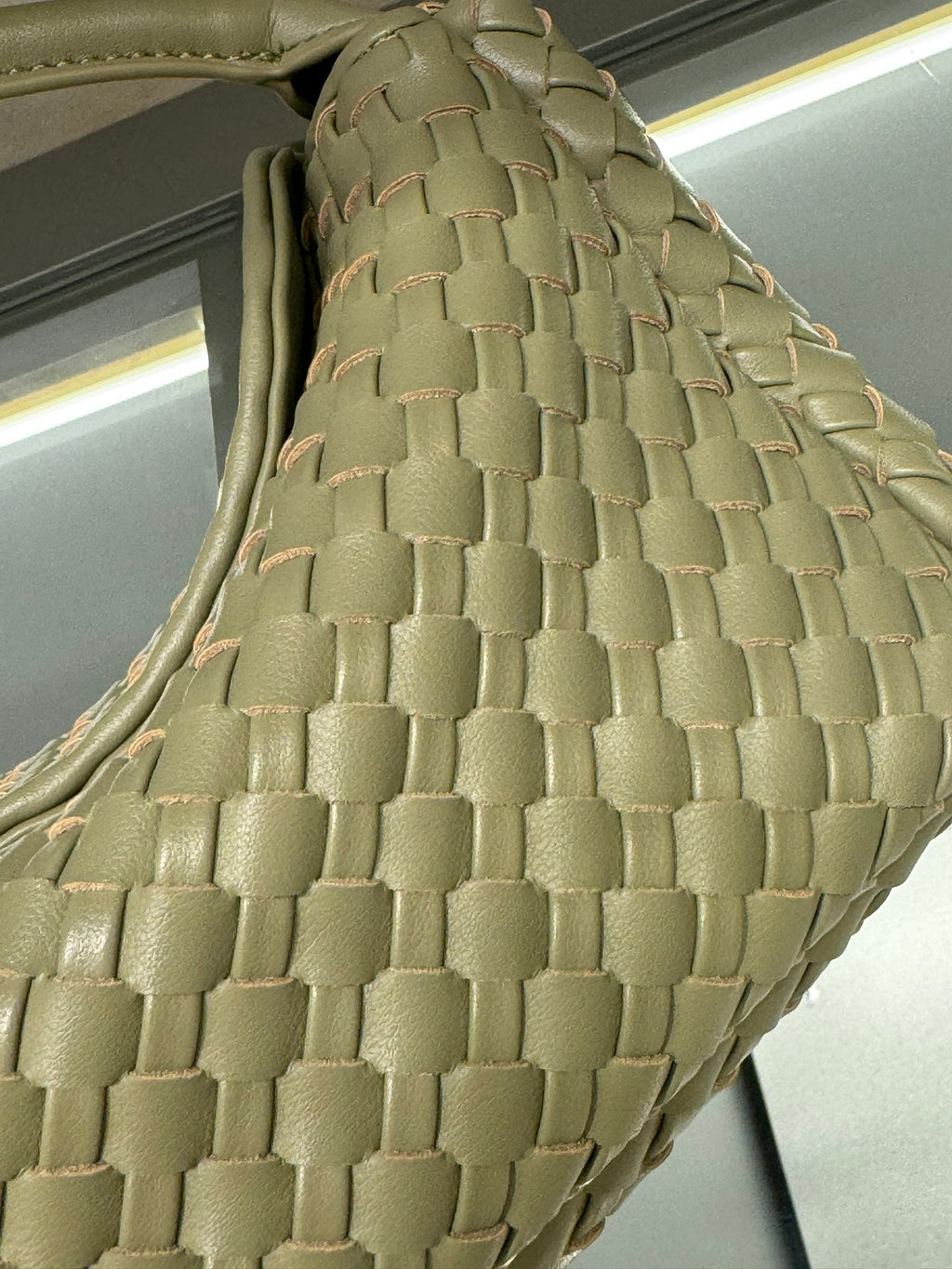 B1X104A83 Popular  leather bag