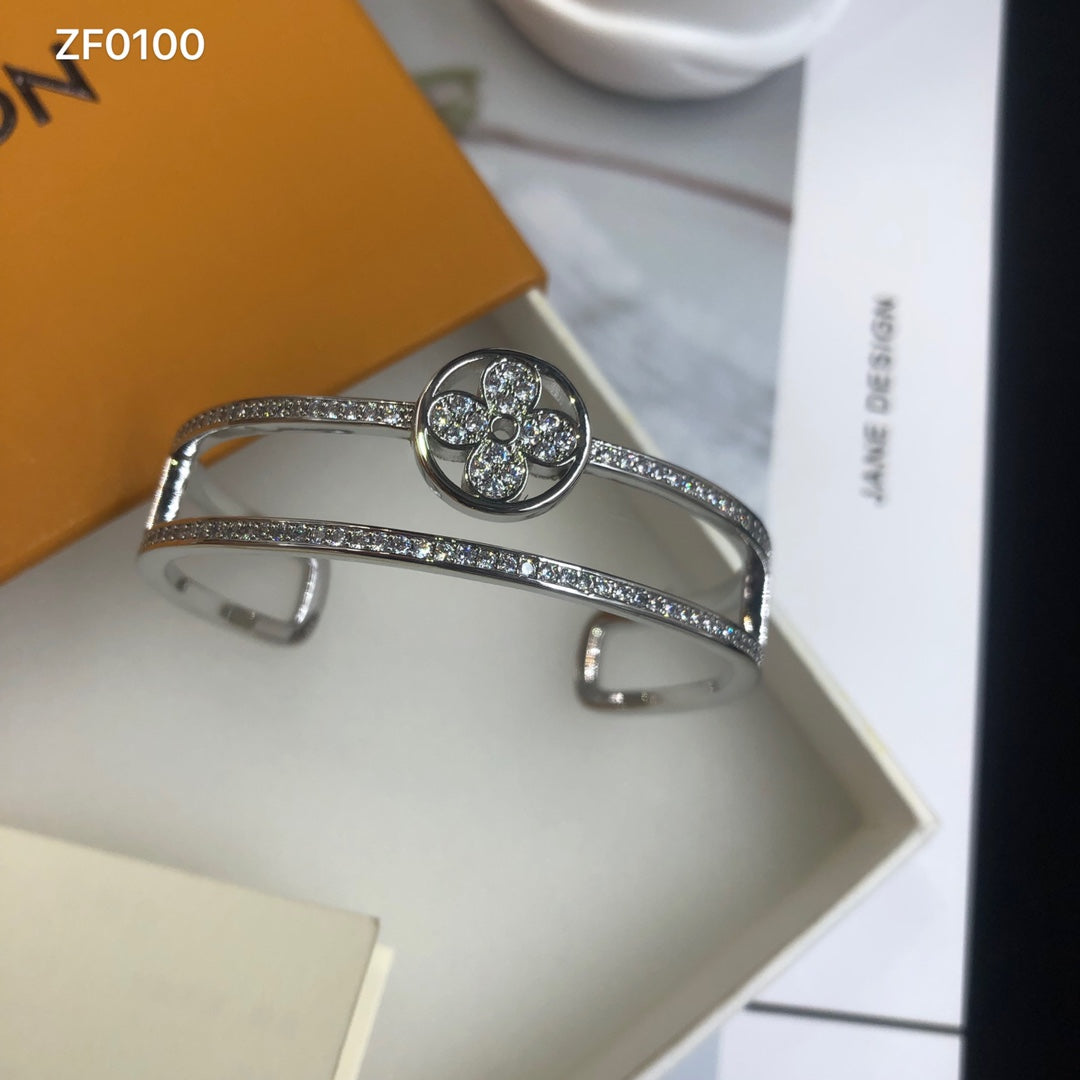 X1Y93E348K  Popular Bracelets