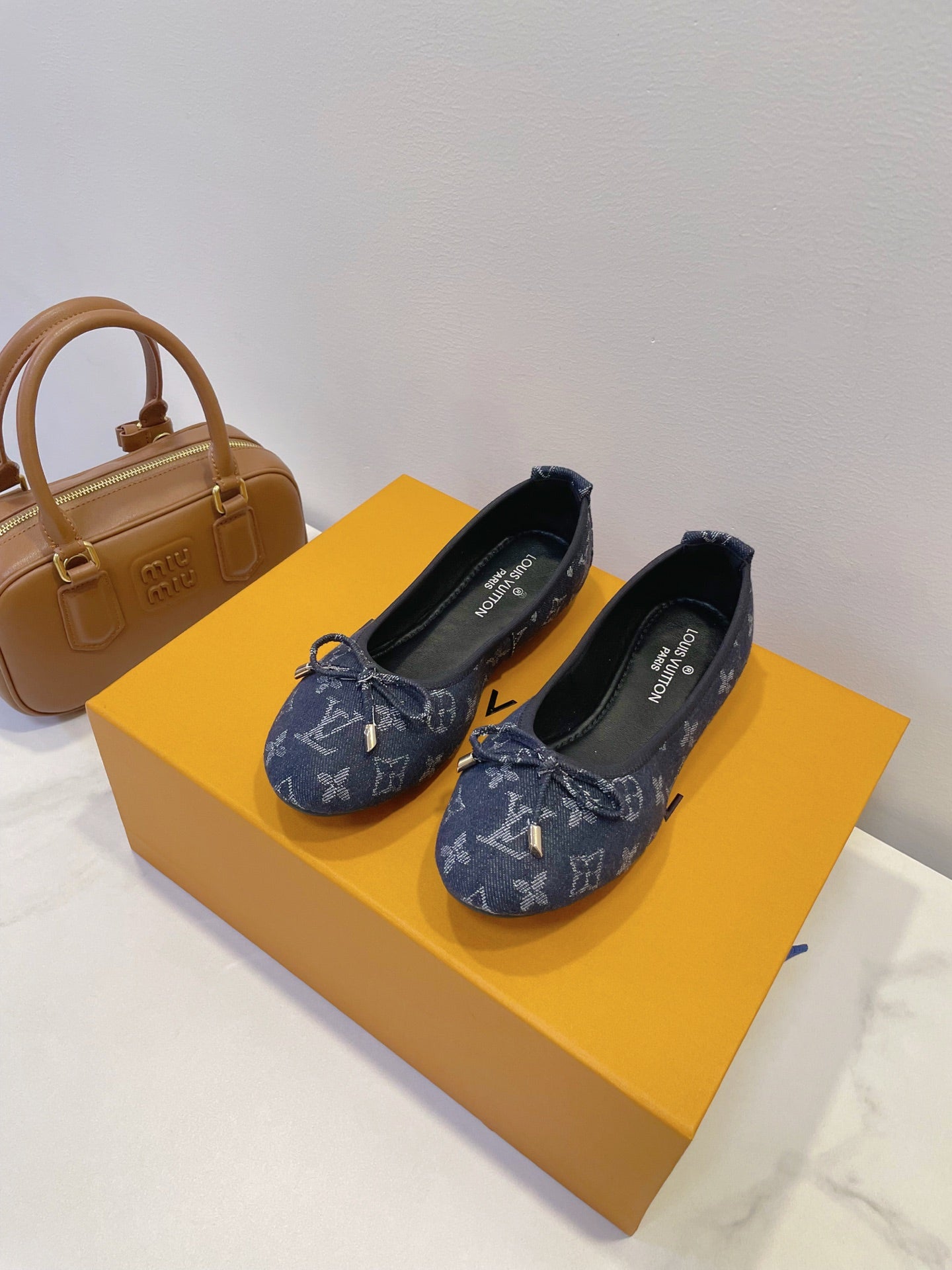 Z2Q95E105 Popular high-quality  shoes