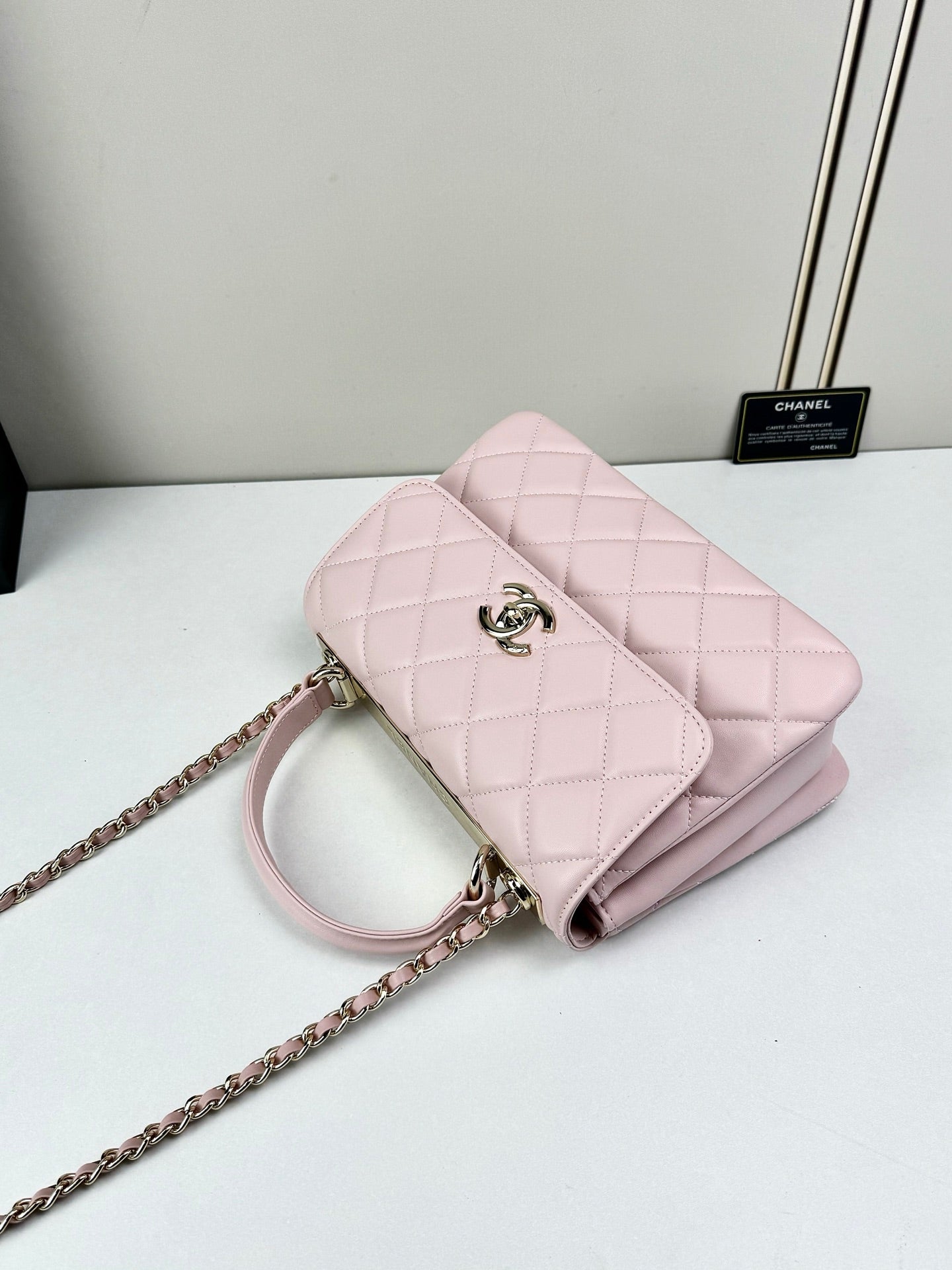 B1X76C8  Popular leather bag