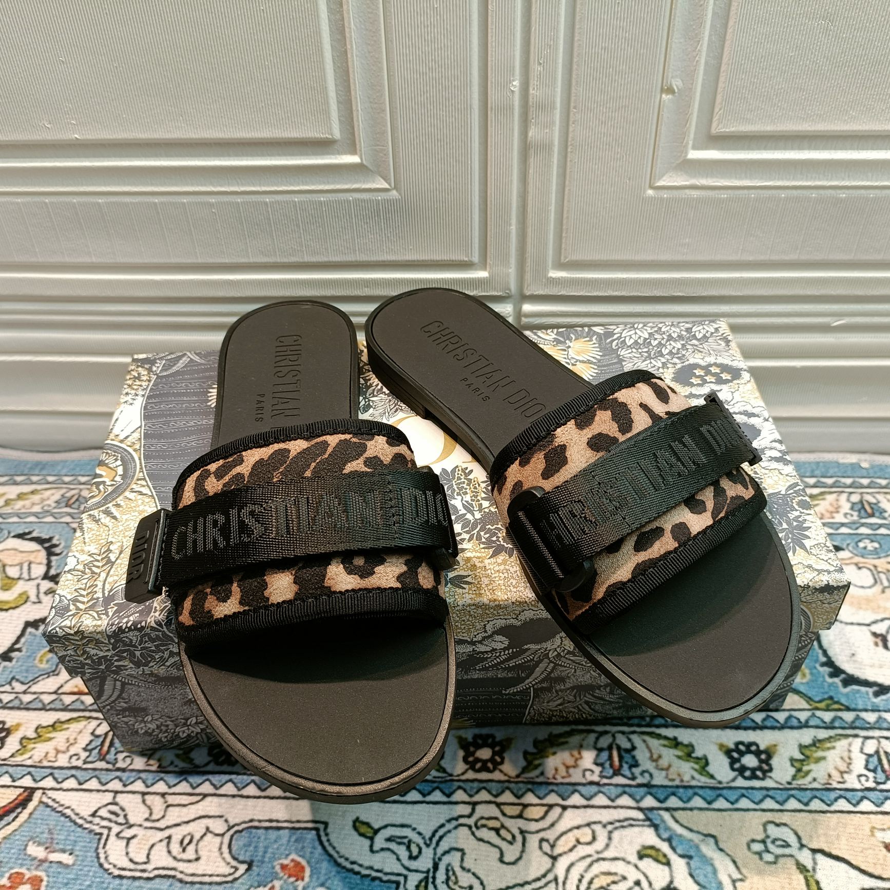 Z1ZD20 Popular Slippers