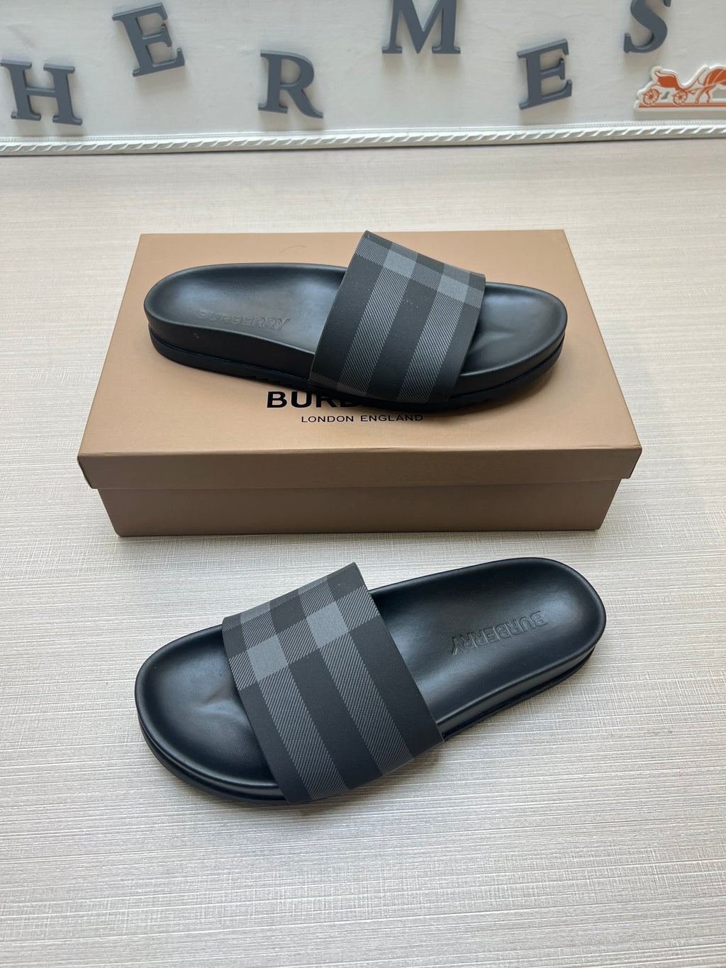 Z5ZR119 Popular slippers