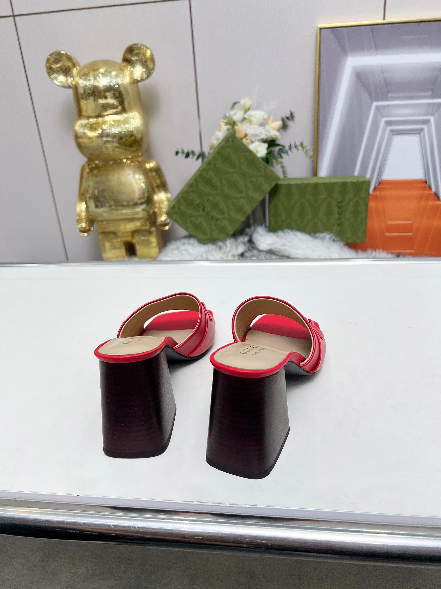 Z2N75B11  Popular leather High heels