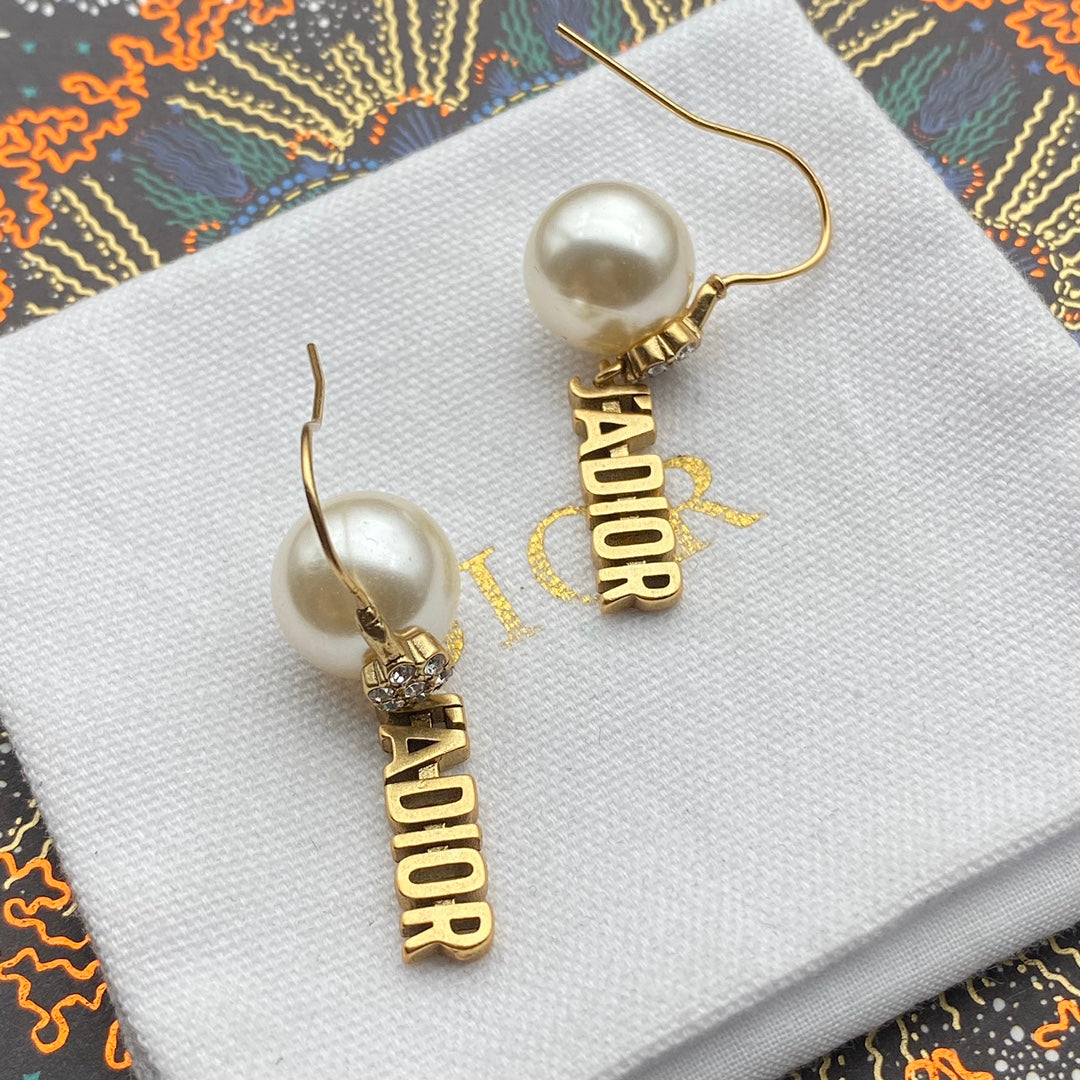 X1Y83D186E Popular  Earrings