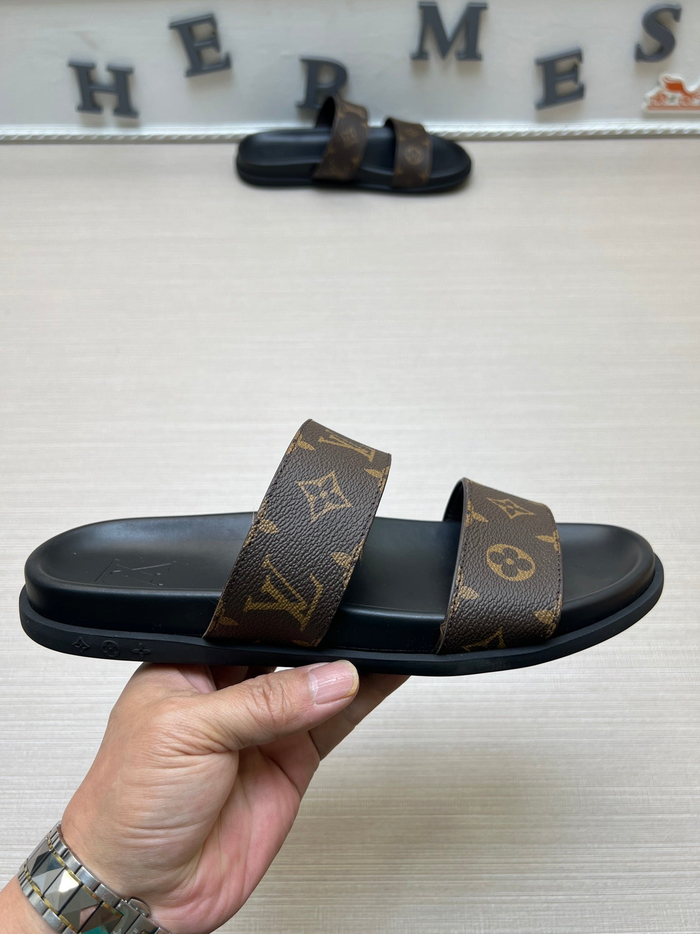 Z5ZE57 Popular slippers