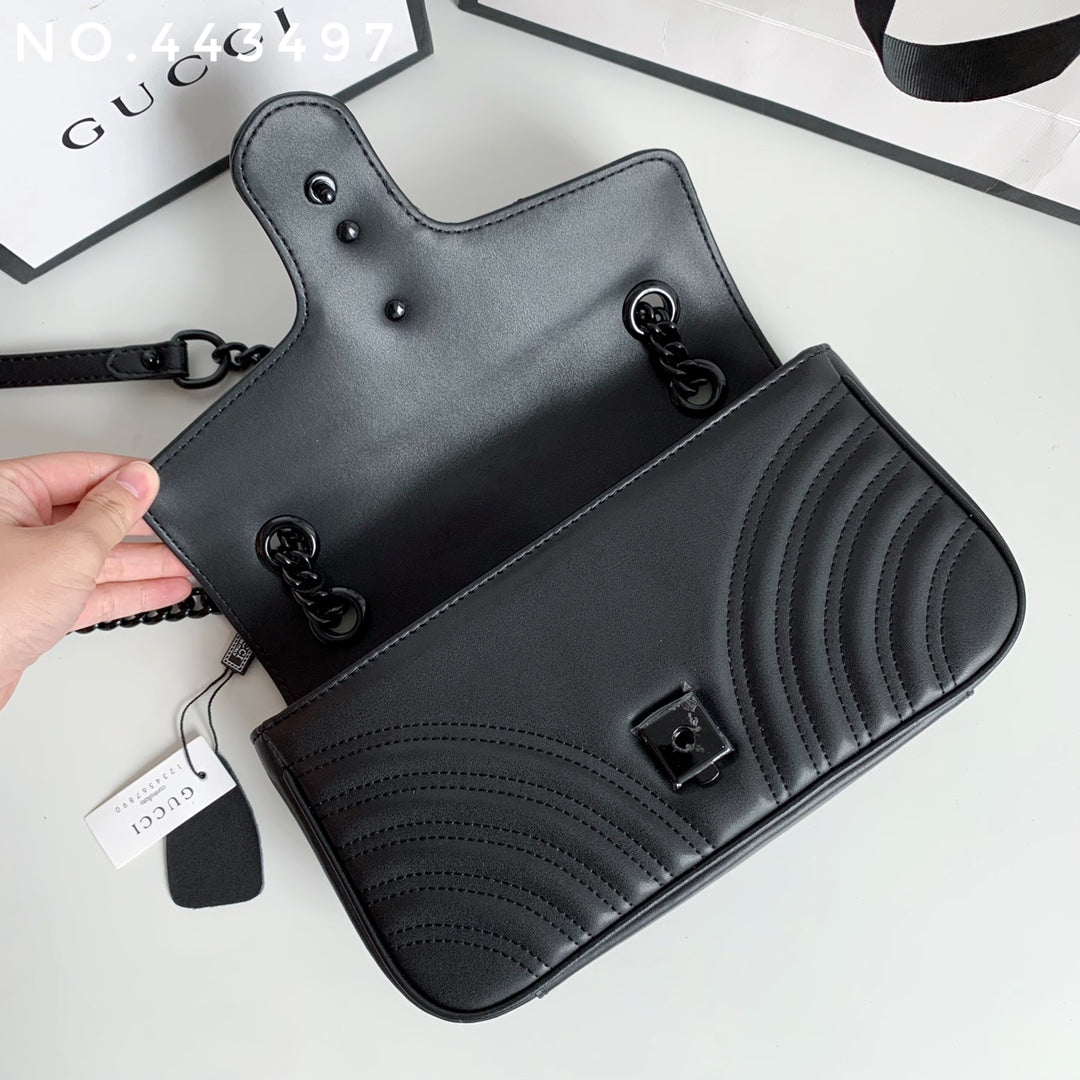 B1P36B69 Popular leather bag