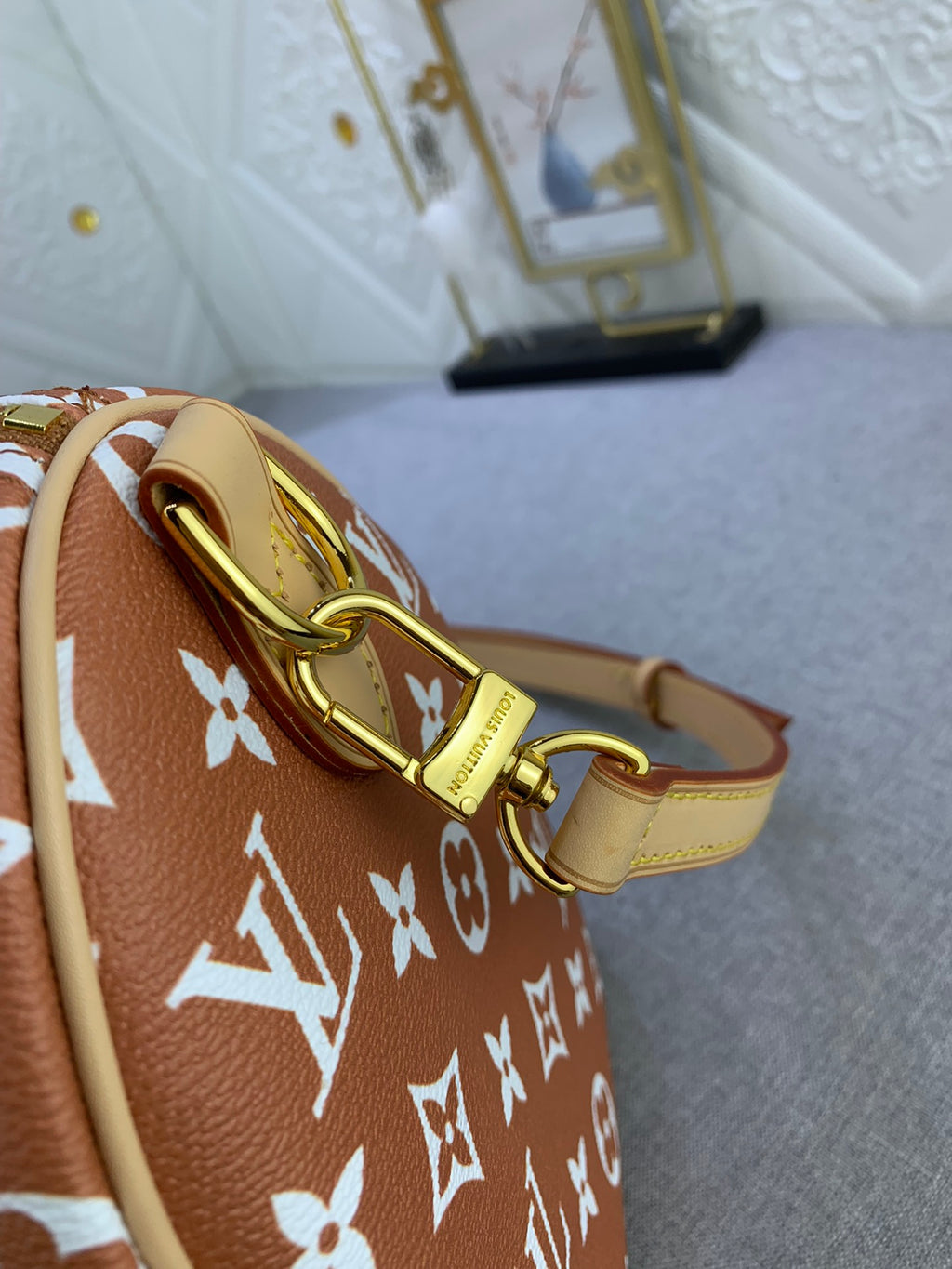 B12X44E268 Popular  leather bag 
