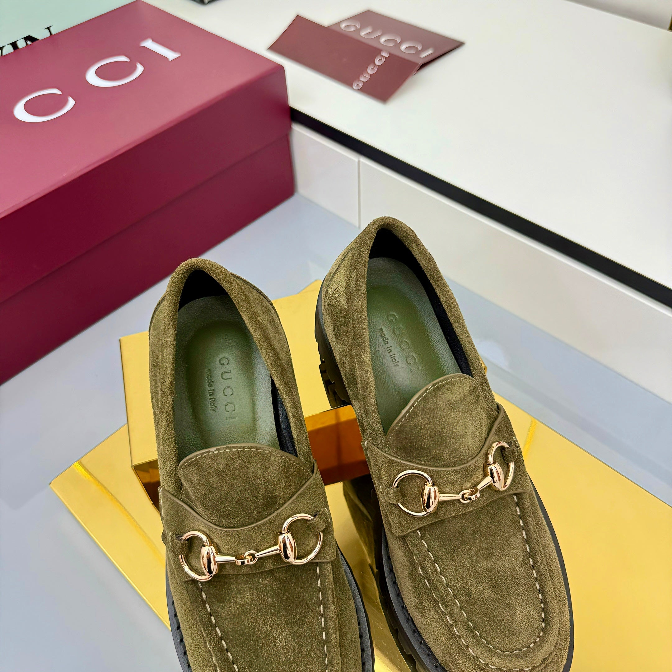 Z2Q105B304 Popular high-quality Shoes
