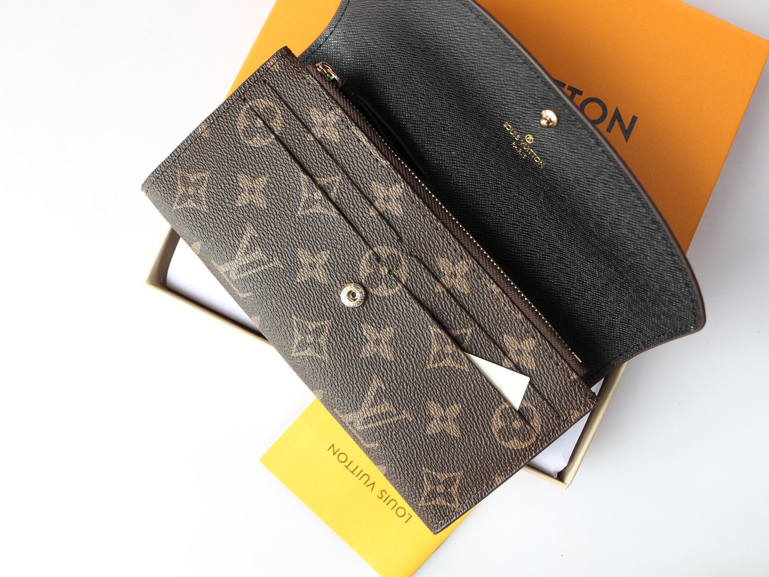 B1R15E124 Popular leather Wallets