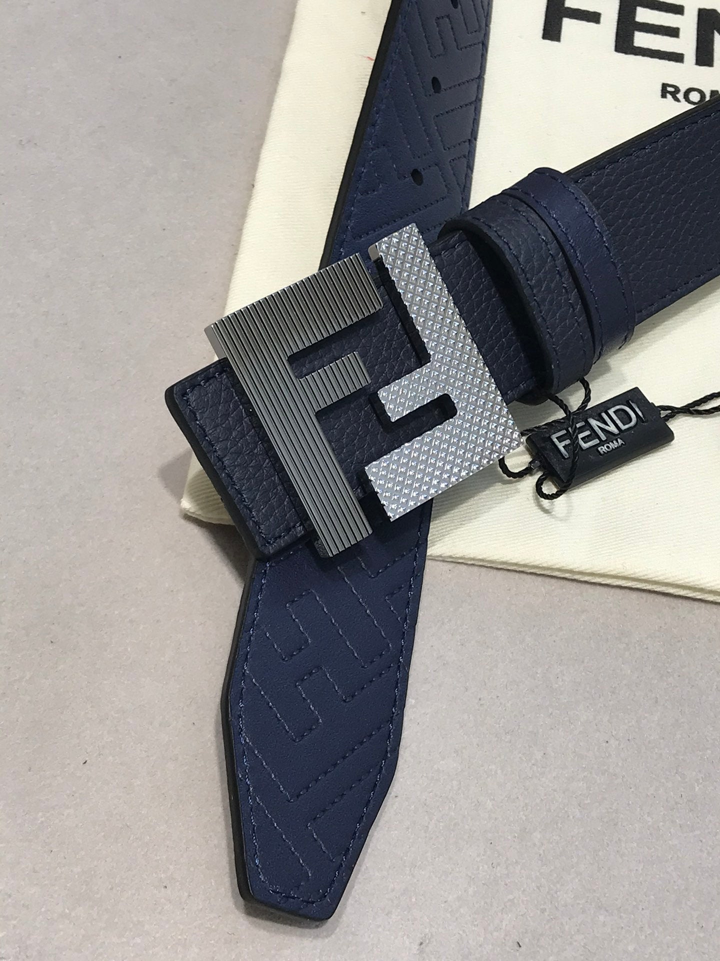 P1Q64F85 Popular  High quality belt With full package