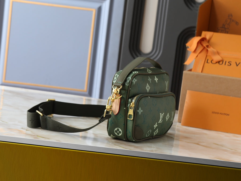 B1P46E110 Popular leather bag