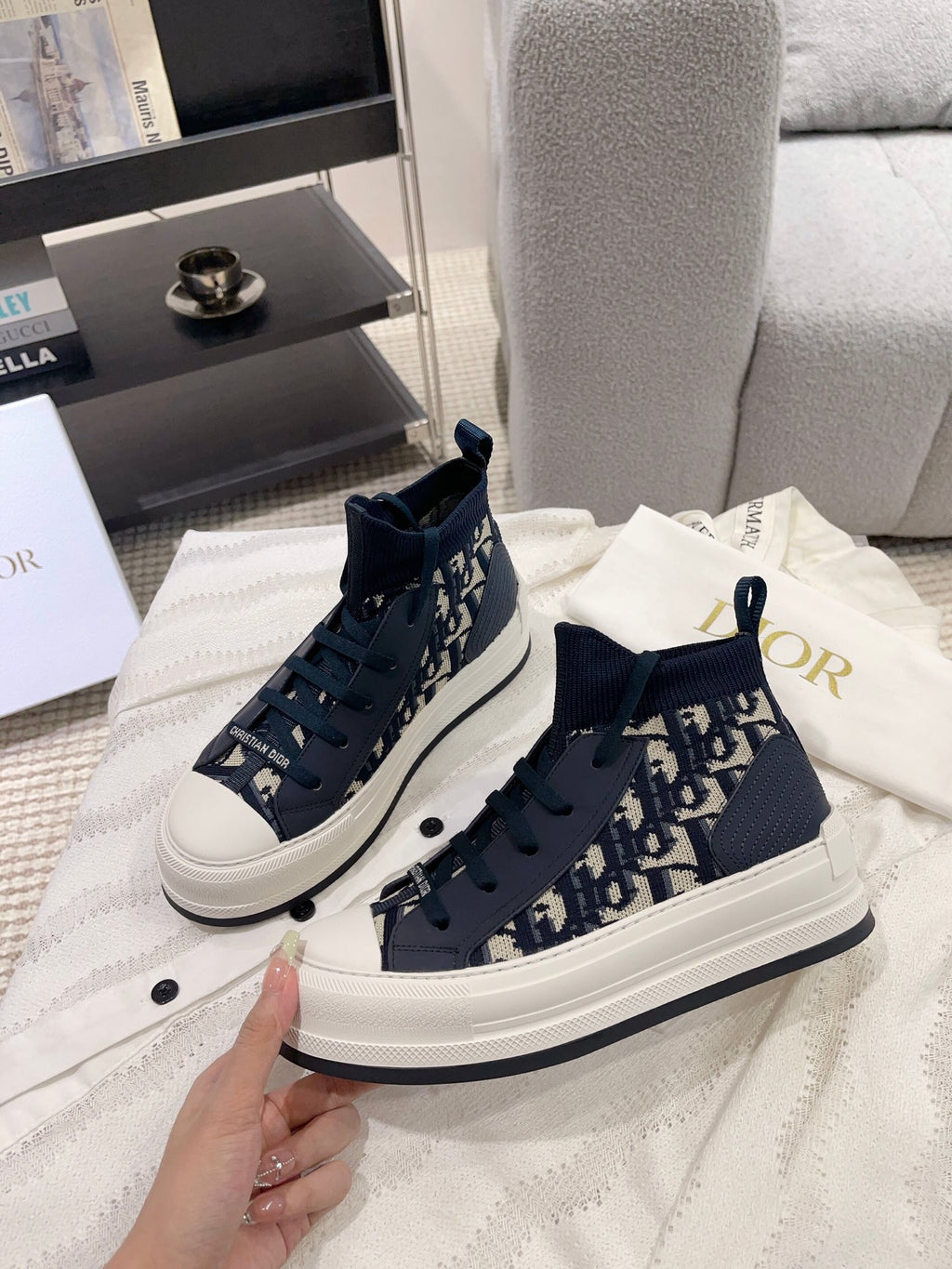 Z2Q105D427 Popular high-quality Shoes