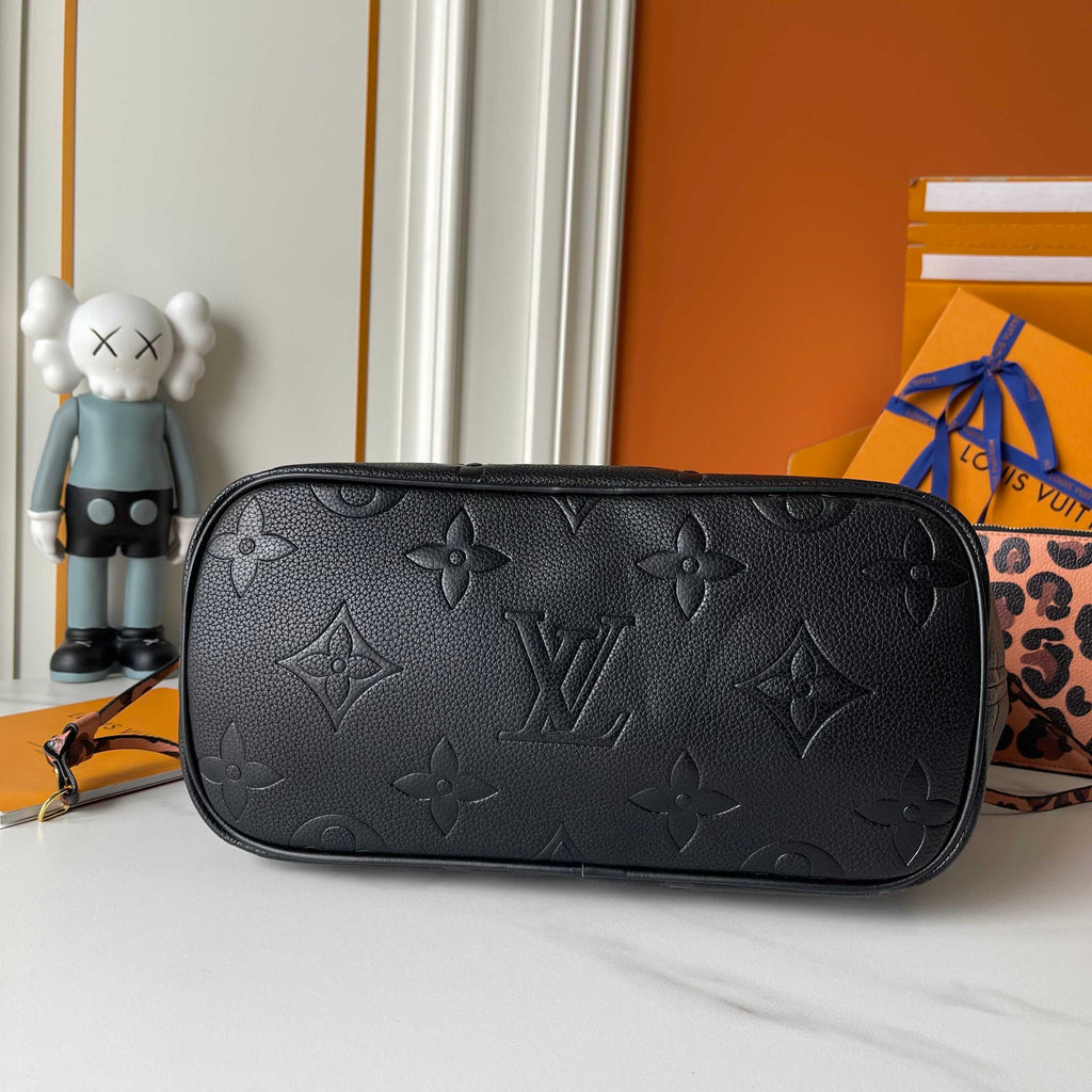 B1P46E93 Popular leather bag