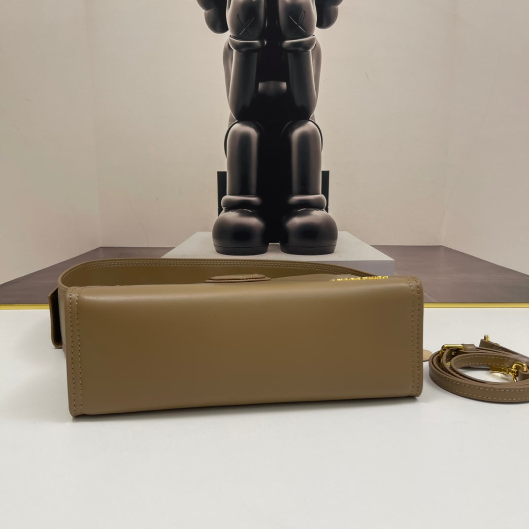 B1P36A25 Popular leather bag