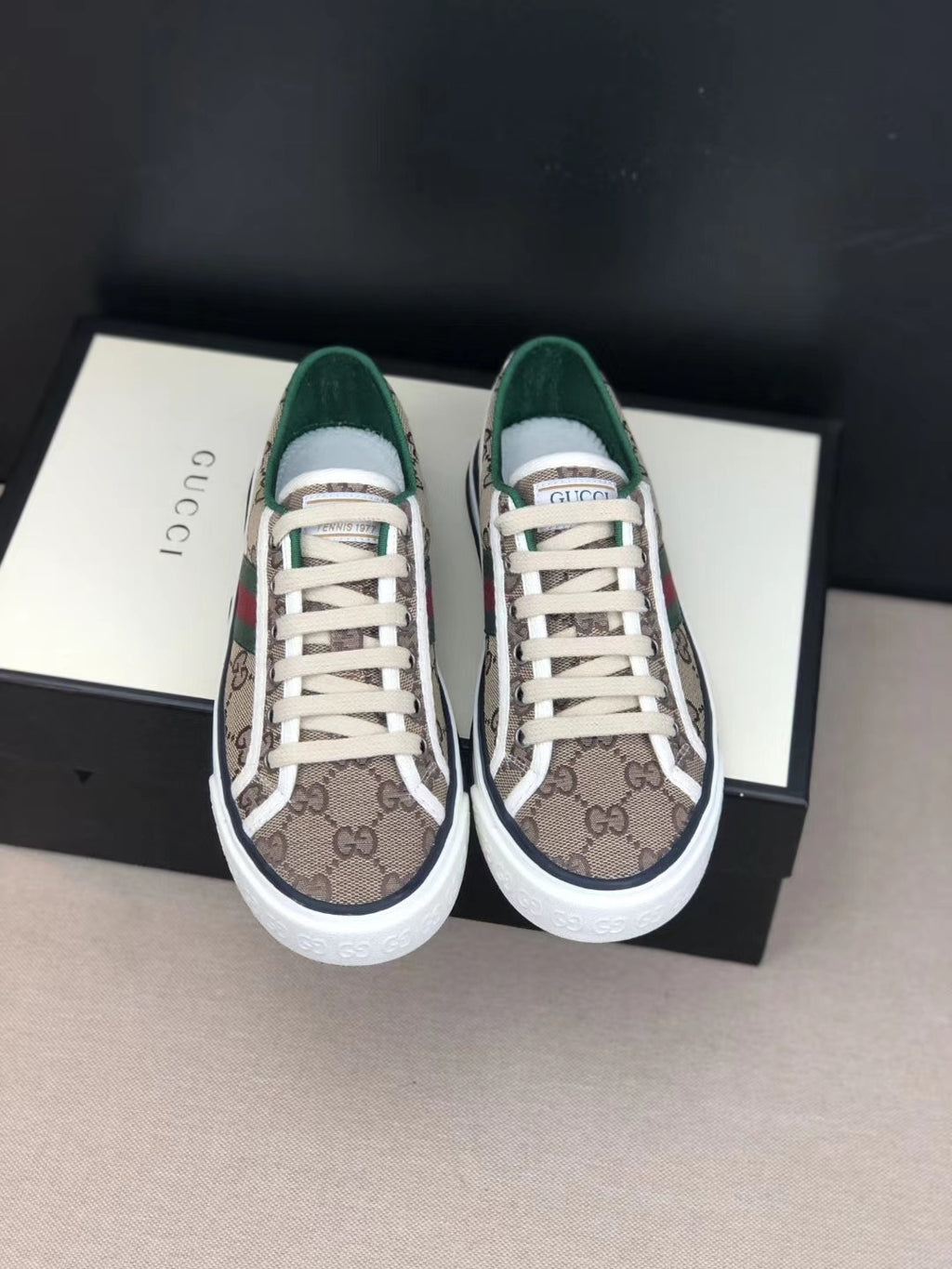 Z2R85B8  Popular high-quality shoes