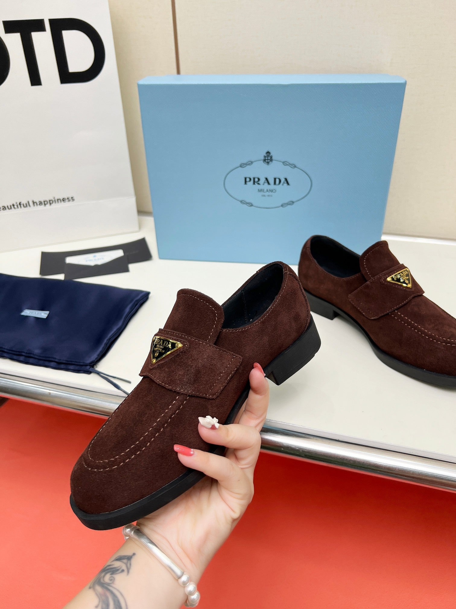 Z2Q105P408 Popular high-quality Shoes