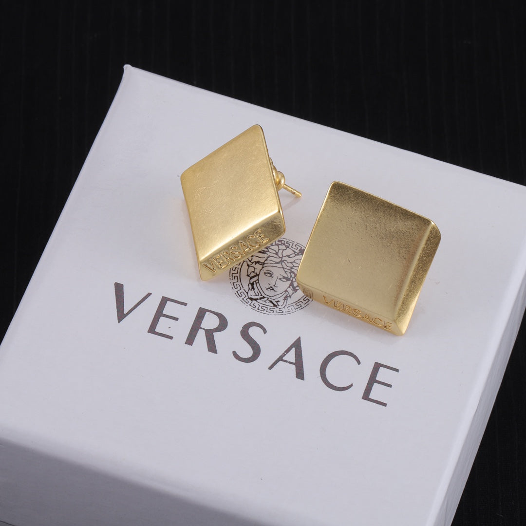 X1Z94V1025E Popular Earrings