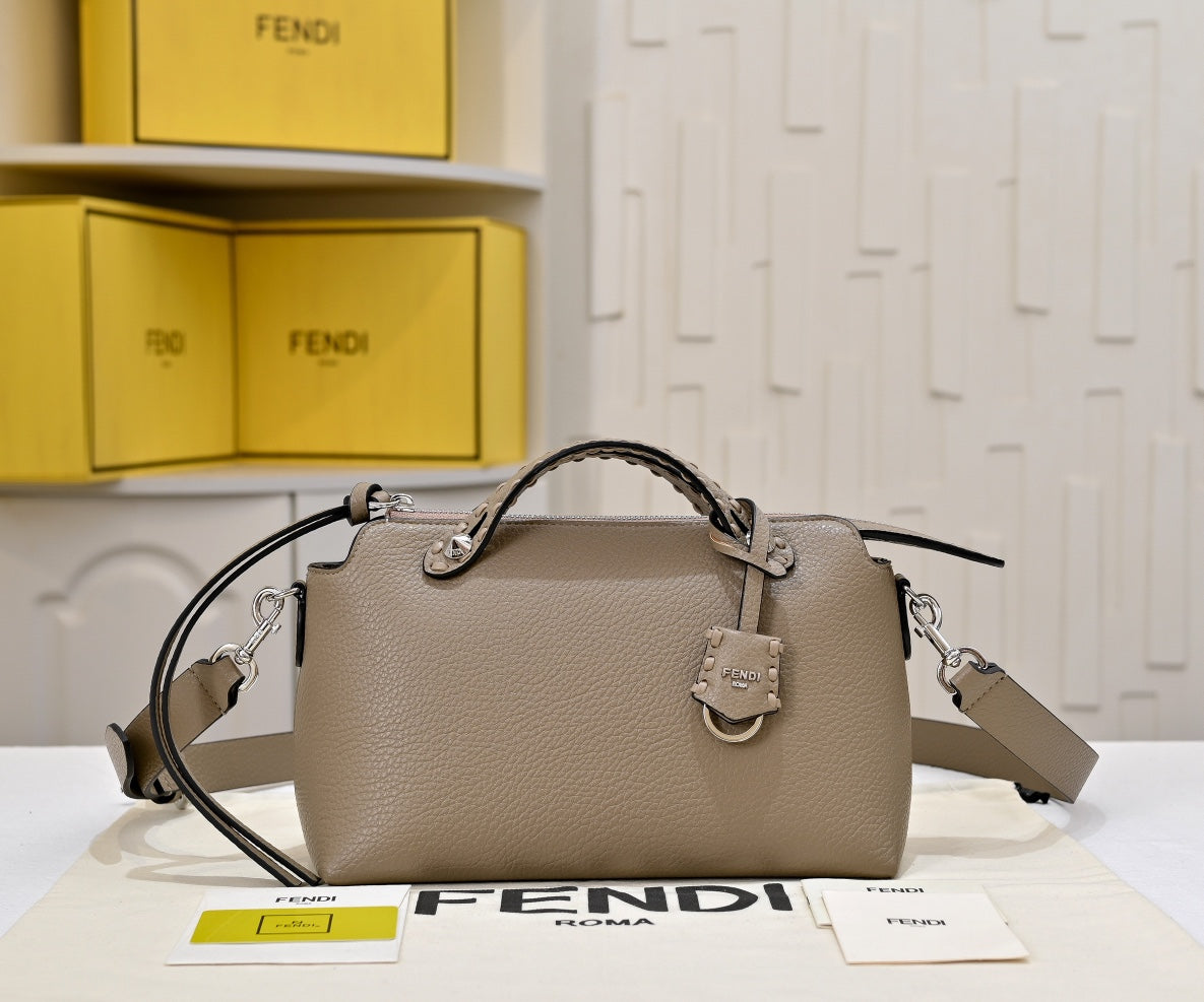 B1W35F109 Popular  leather bag