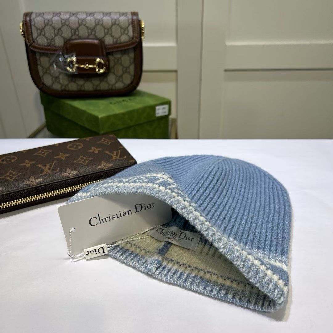M1R86D99 Popular hats