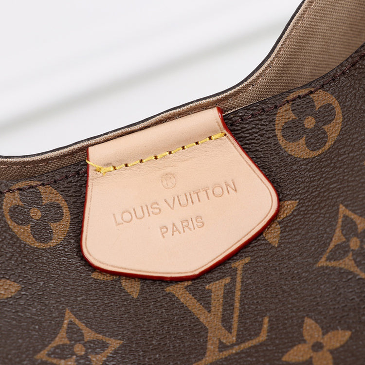 B1P11E84 Popular leather bag 