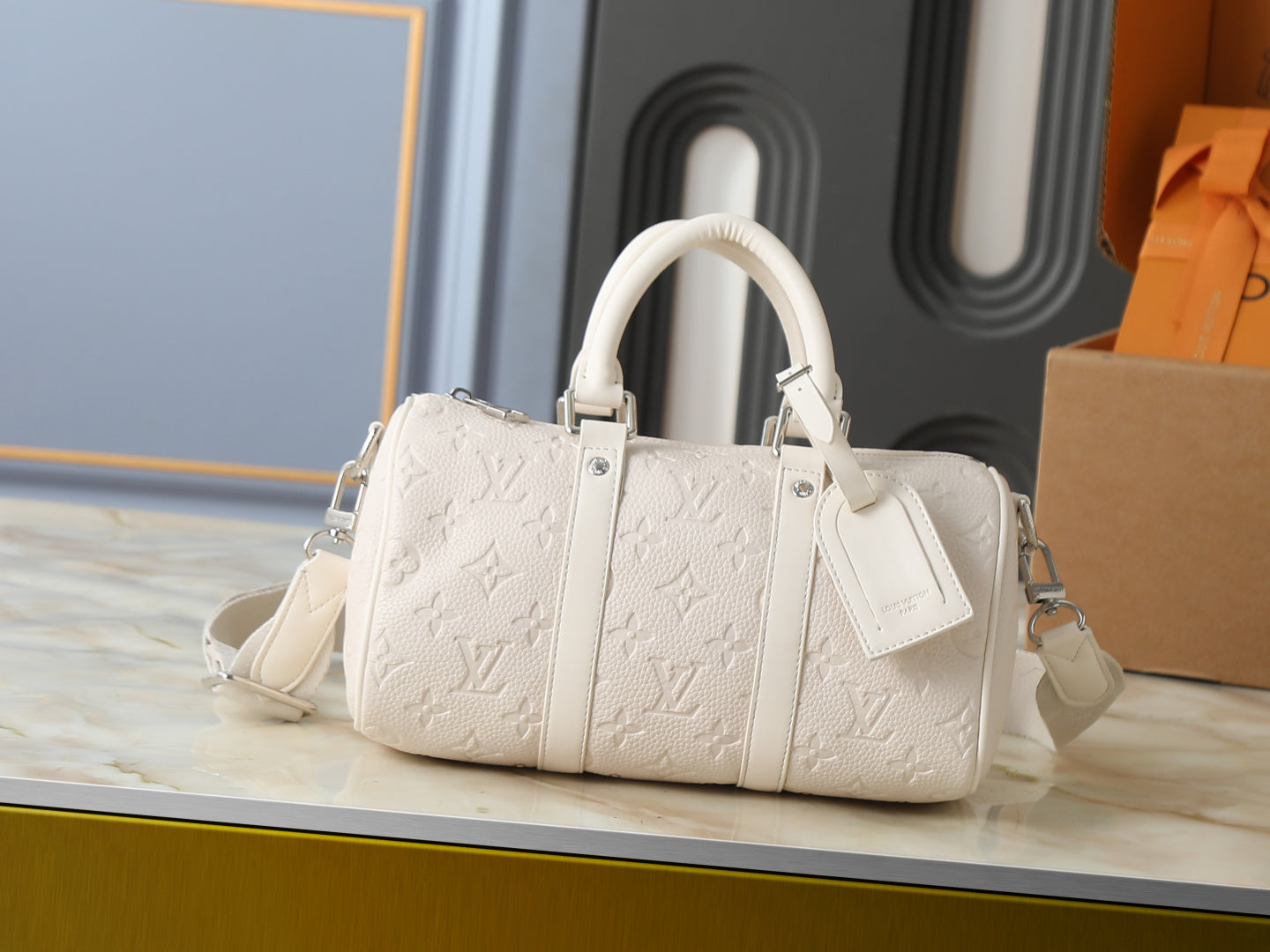 B1R76E52 Popular leather bag