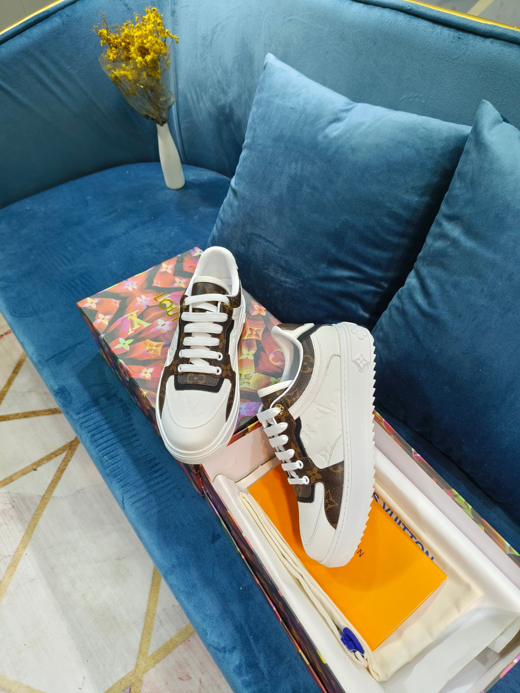 Z2YE45 Popular Sneakers