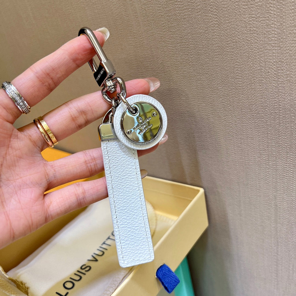 A1Z105E93 Popular bag 's charms accessories