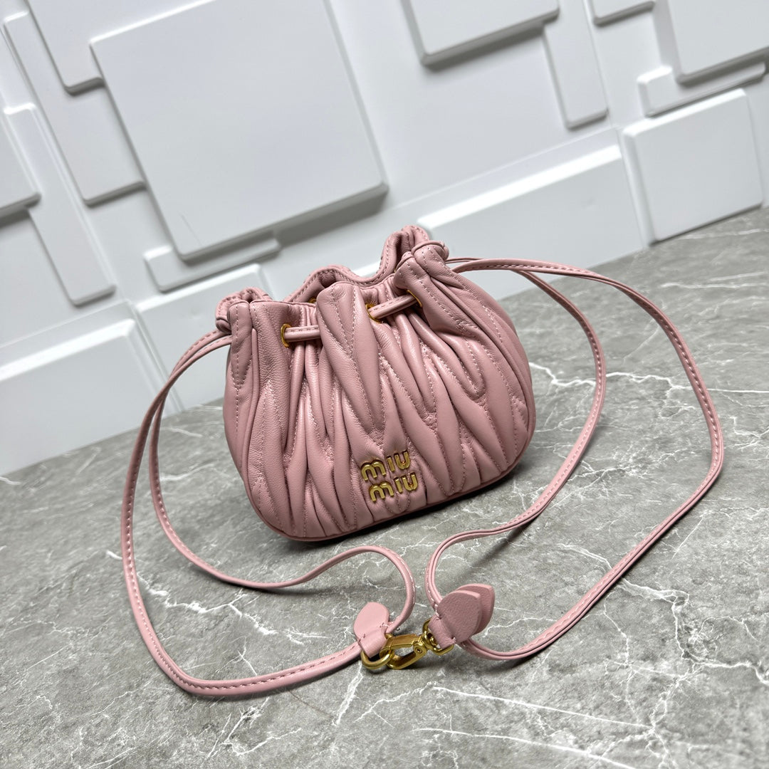 B1P36A81 Popular leather bag
