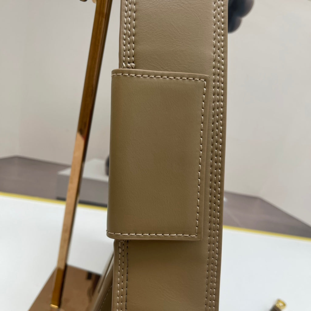 B1P36A25 Popular leather bag