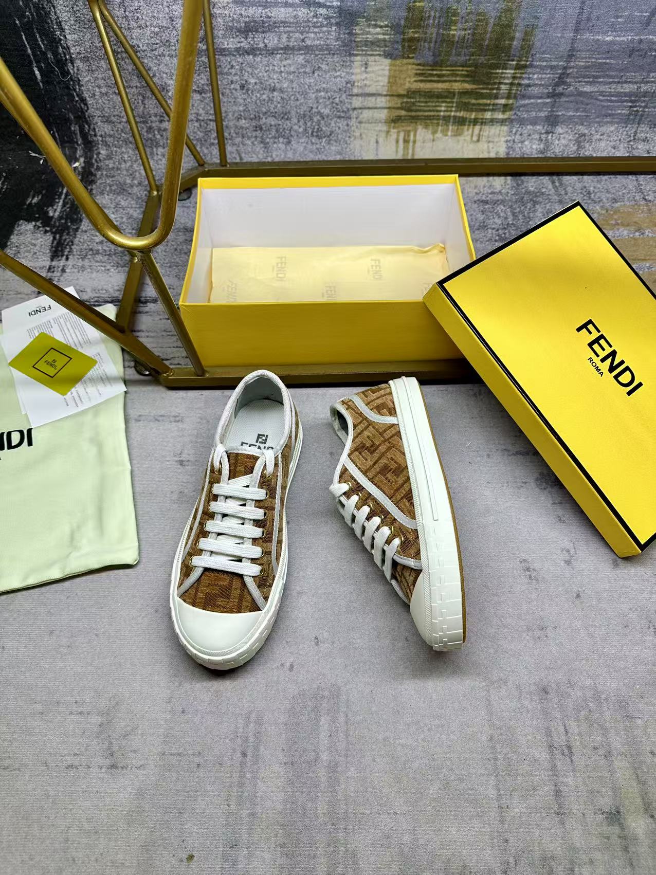 Z2Q105F186 Popular high-quality  shoes