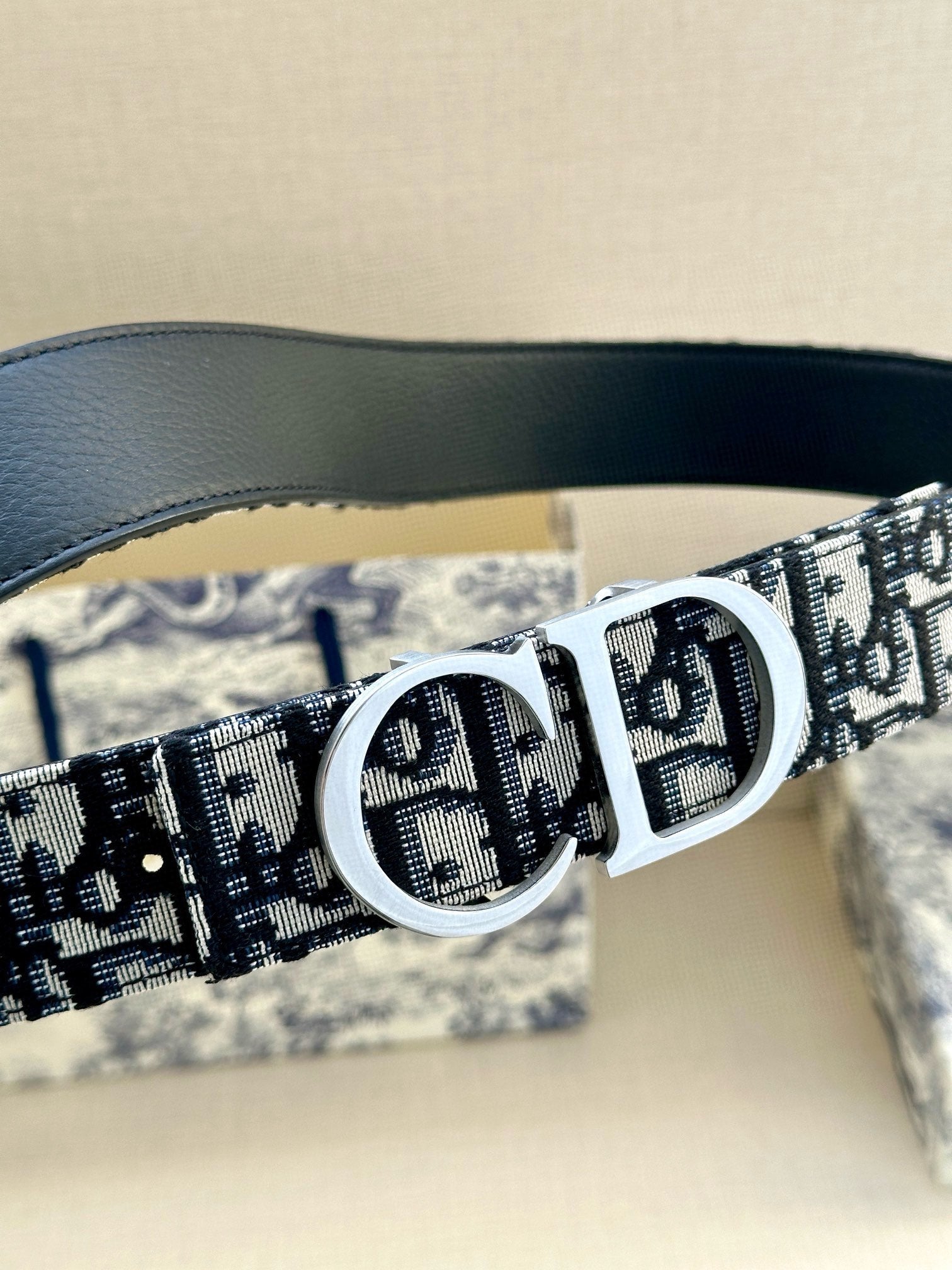 P1R55D207 Popular  High quality belt With full package