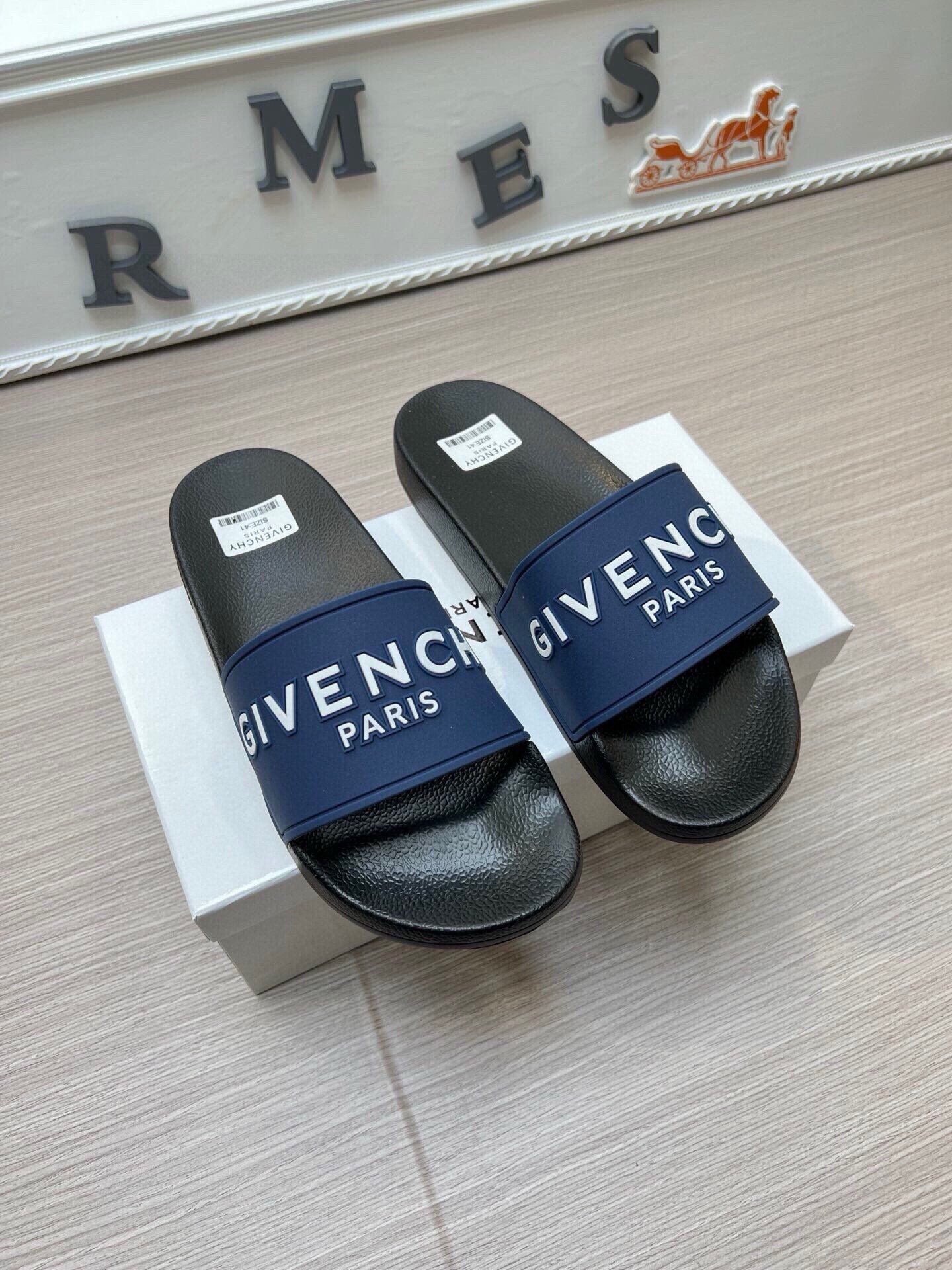 Z5Z35GV263  Popular Slippers