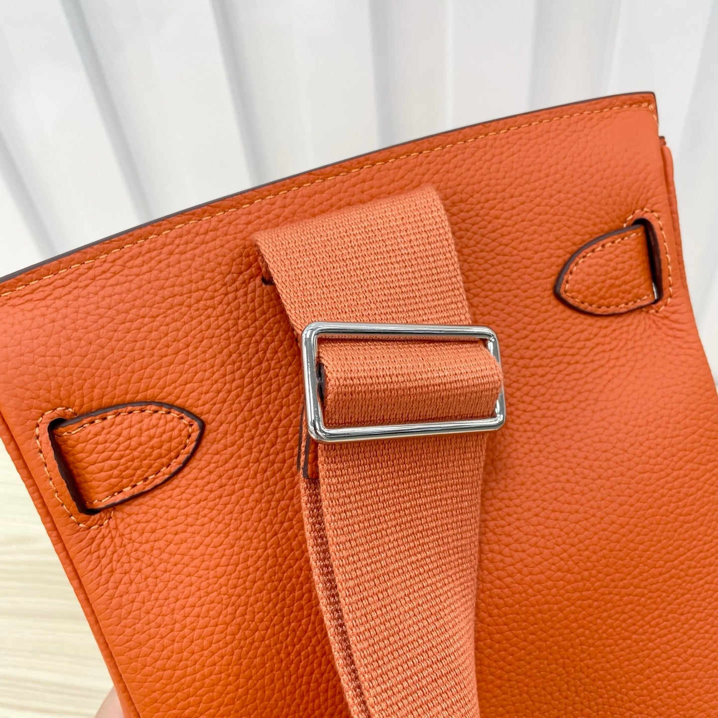 B1P36H46 Popular leather bag