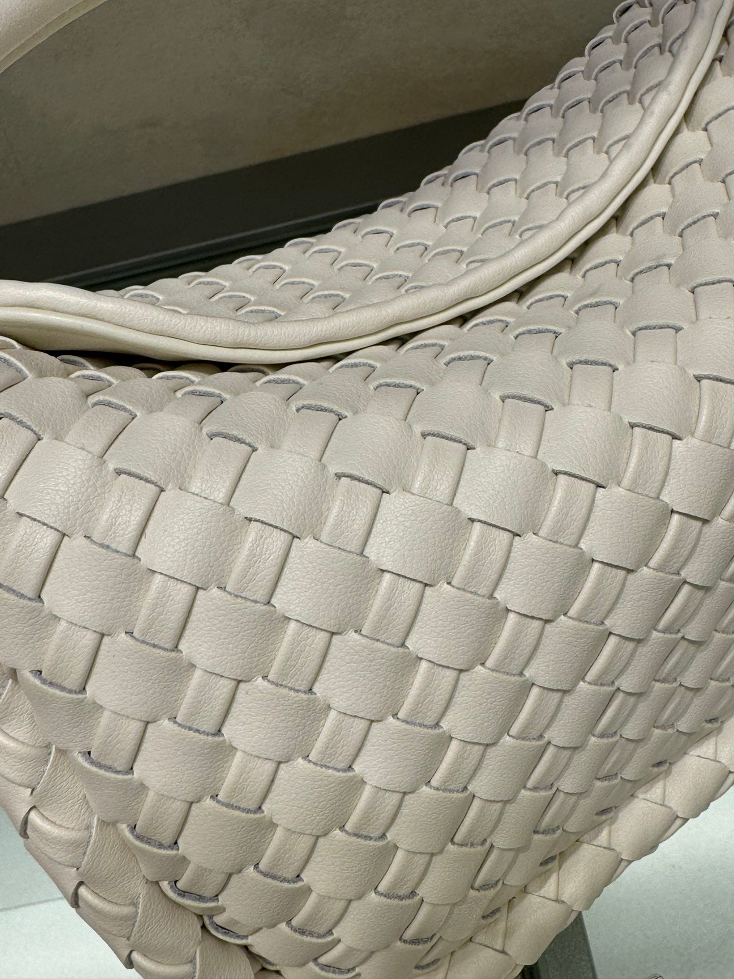 B1X104A83 Popular  leather bag