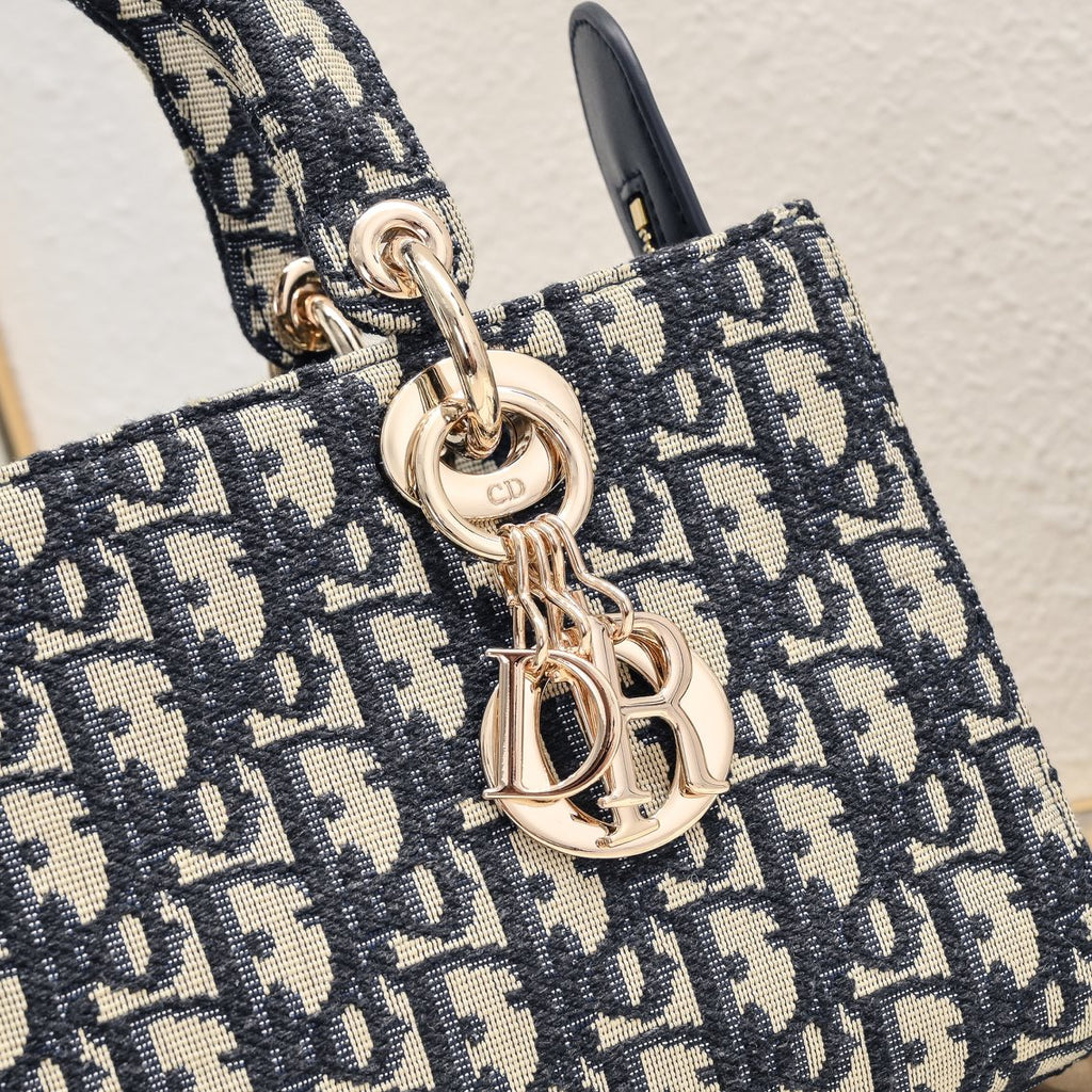 B1X54D439 Popular   embroidery bag