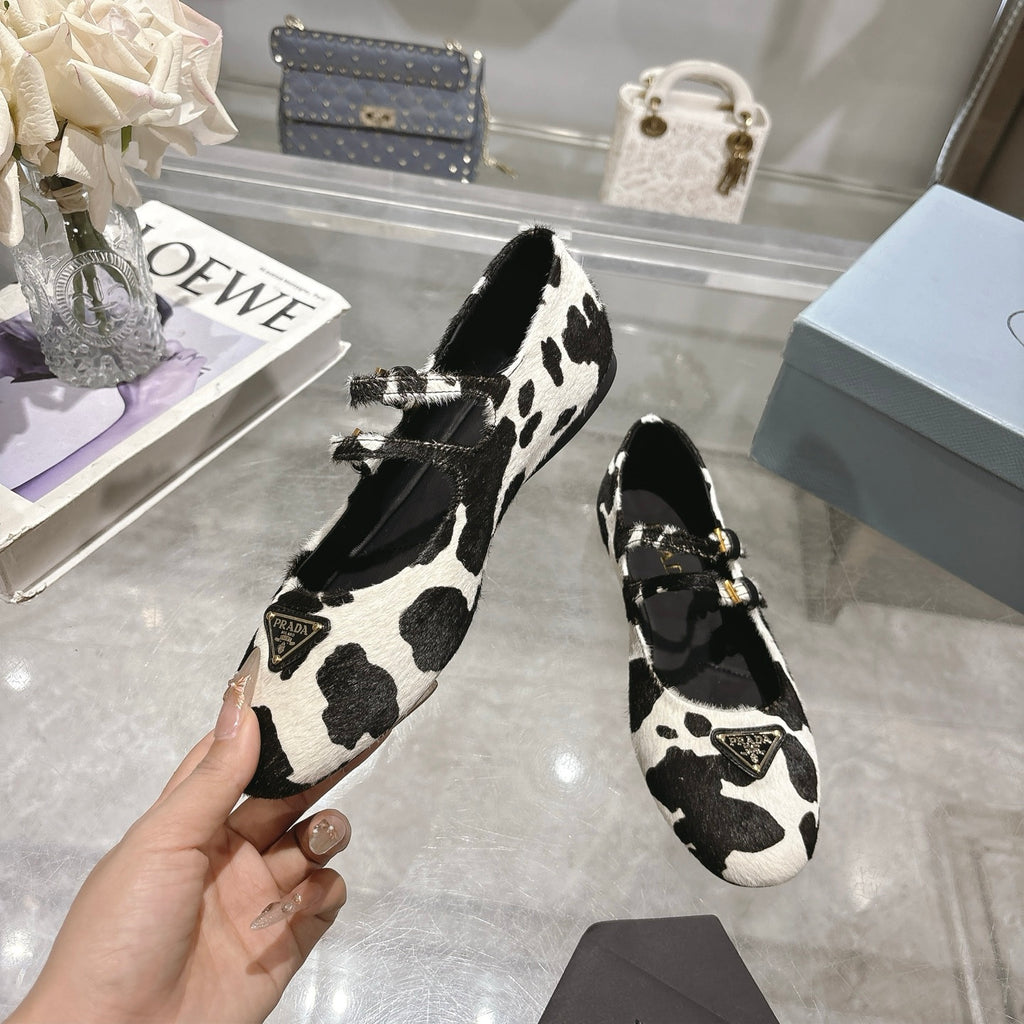 Z2Q95P114 Popular high-quality Shoes