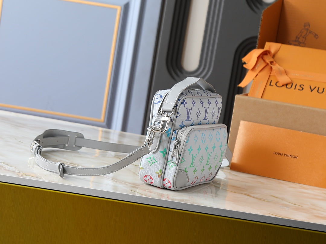 B1P46E109 Popular leather bag