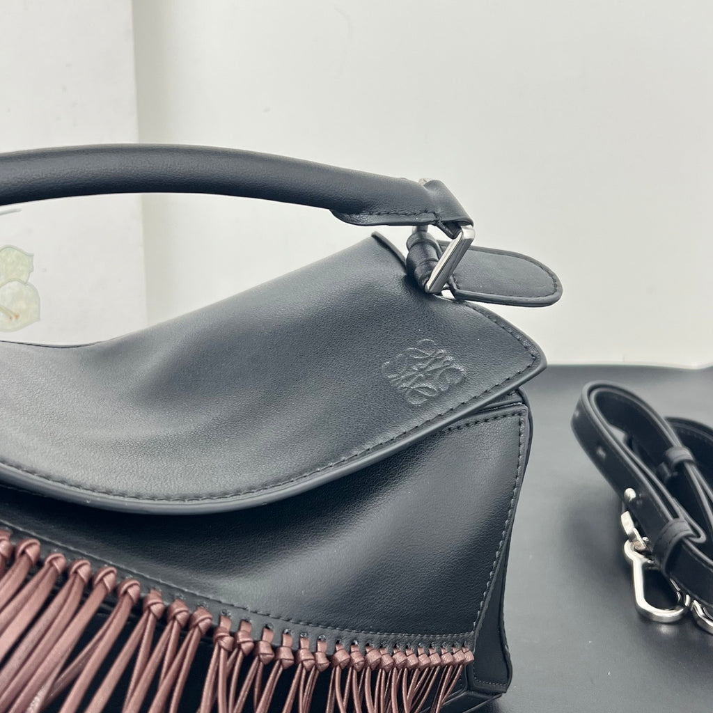 B1R66A17 Popular leather bag