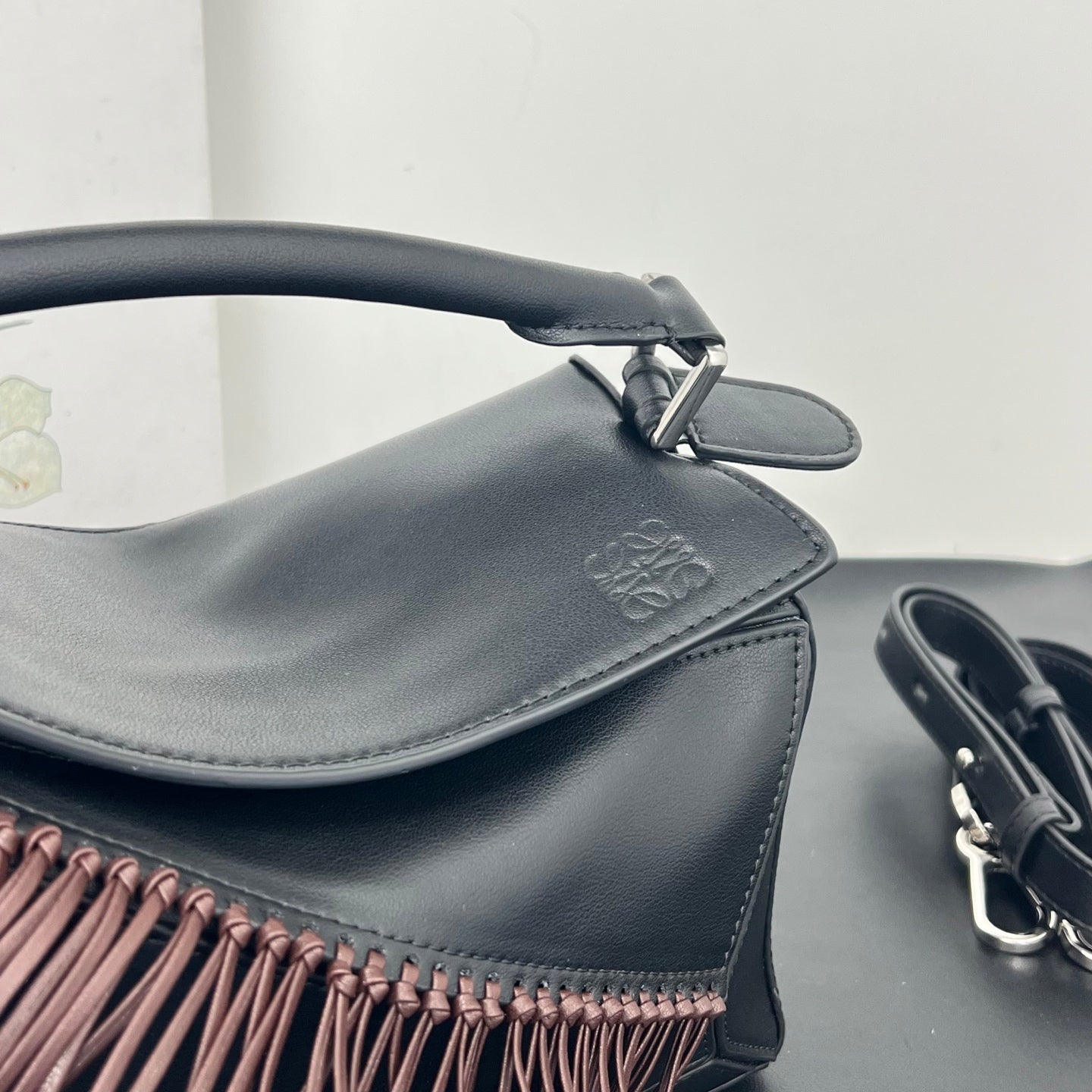 B1R66A17 Popular leather bag