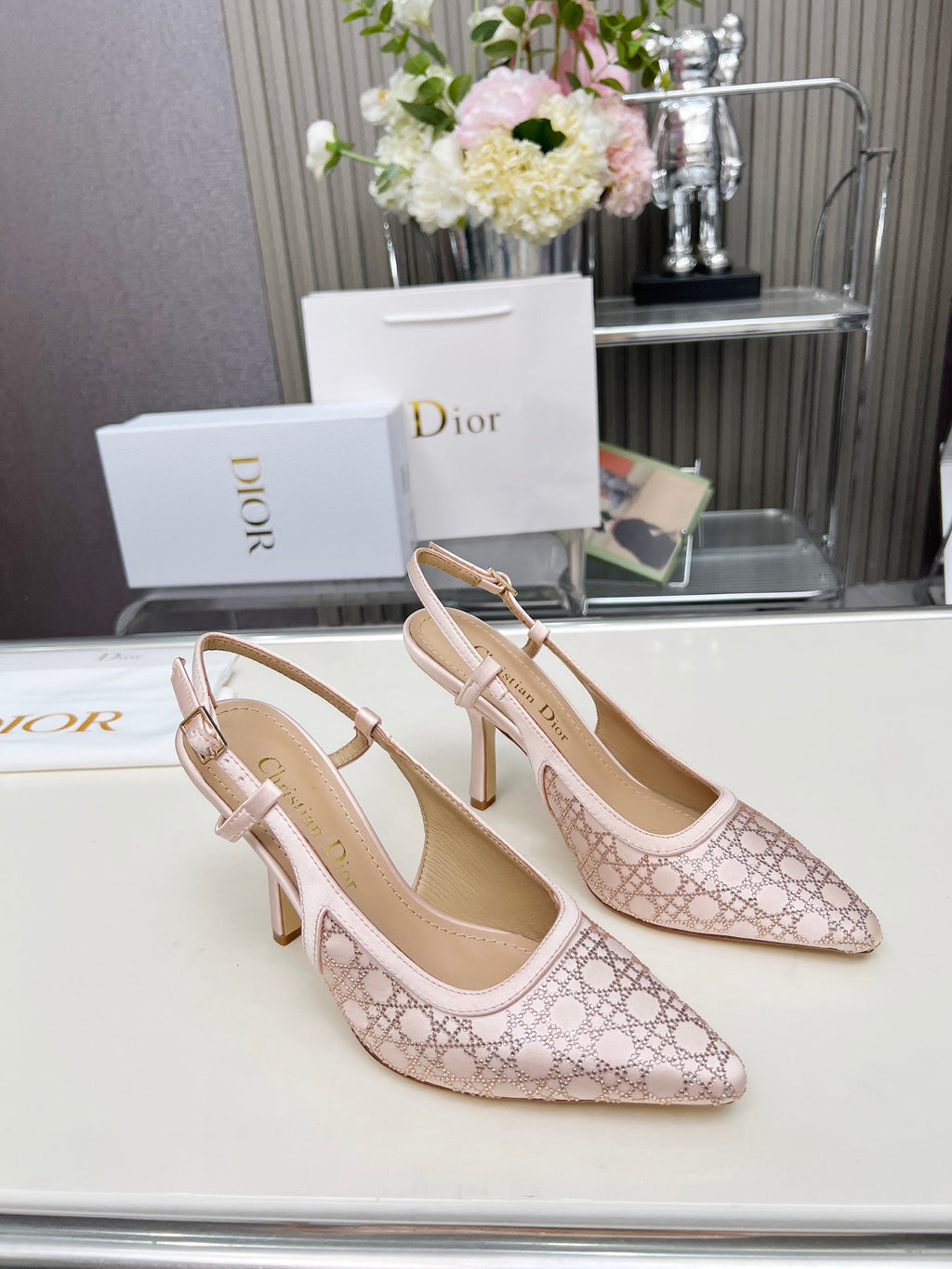 Z2Q95D116 Popular high-quality leather  High heels