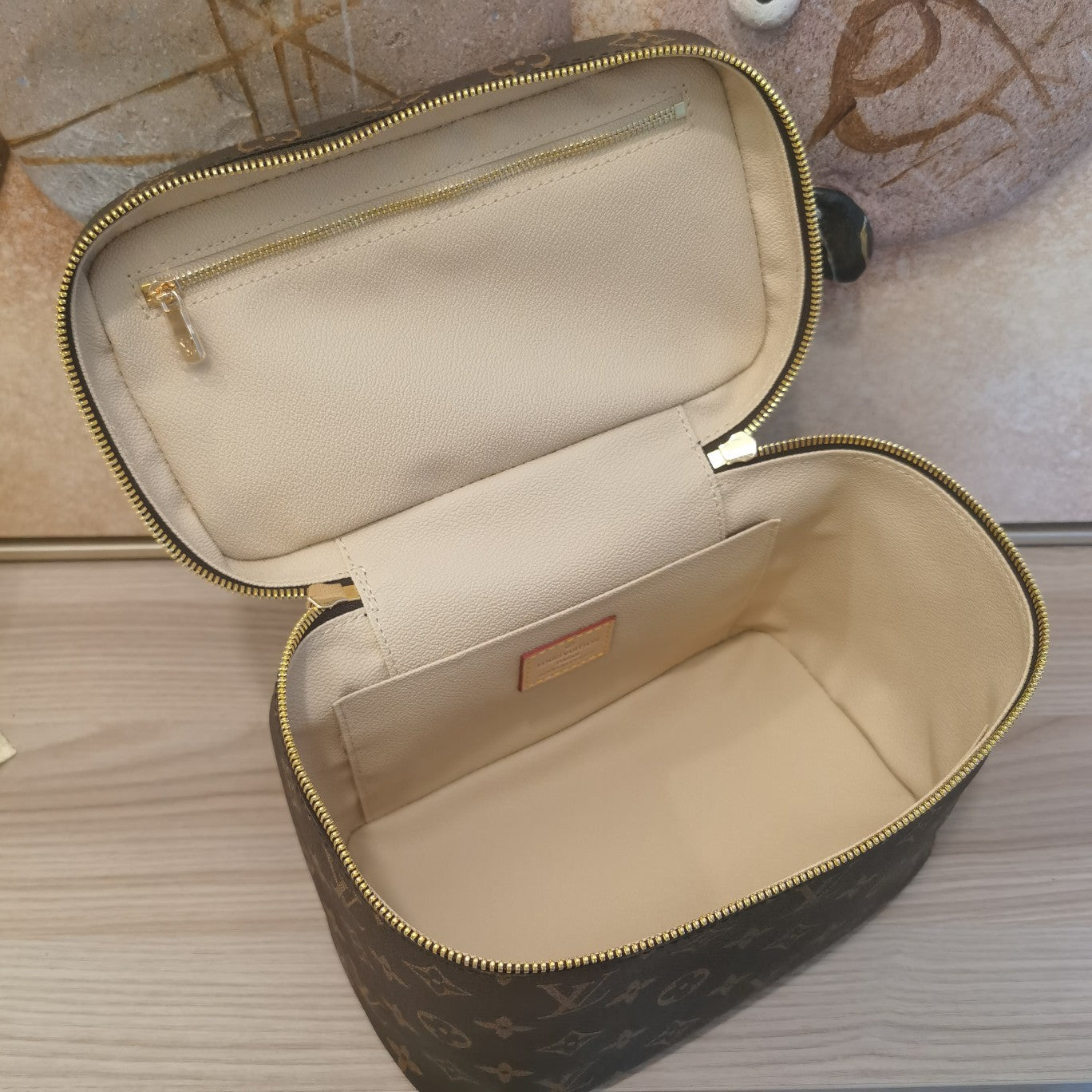 B1X34E273 Popular  leather bag 