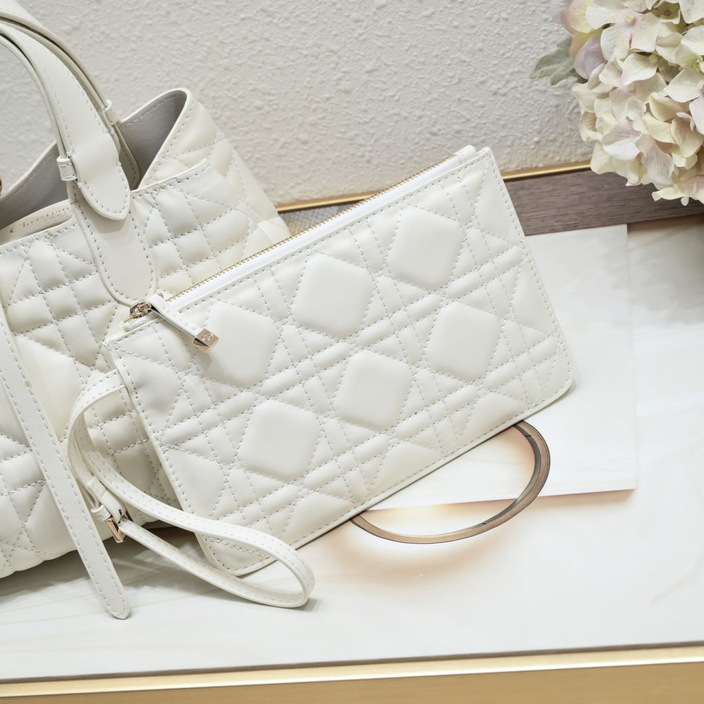 B1N66D2 Popular leather bag