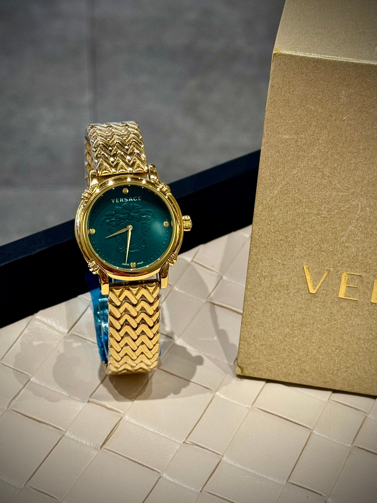 L1R36V78 Popular Watches