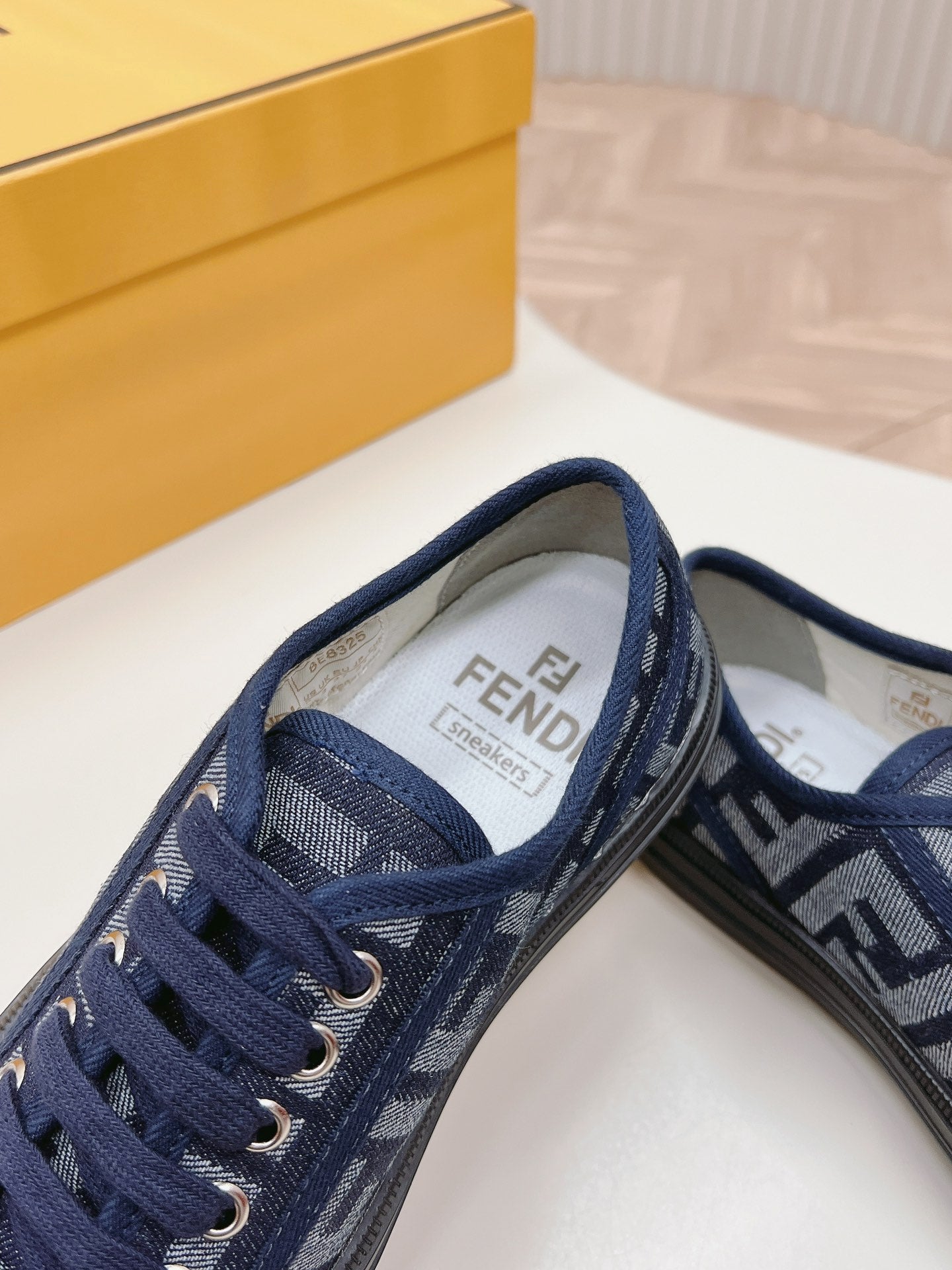 Z2Q105F423 Popular high-quality Shoes